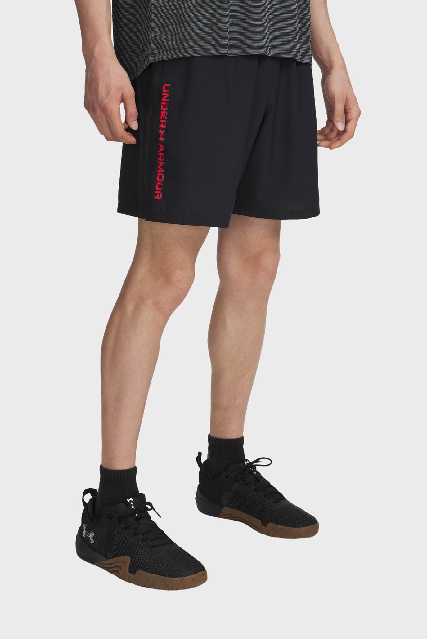Мужские черные шорты UA Tech Woven Wordmark Short Черный S Under Armour 1383356-007 Мужские черные шорты UA Tech Woven Wordmark Short Черный S Under Armour 1383356-007