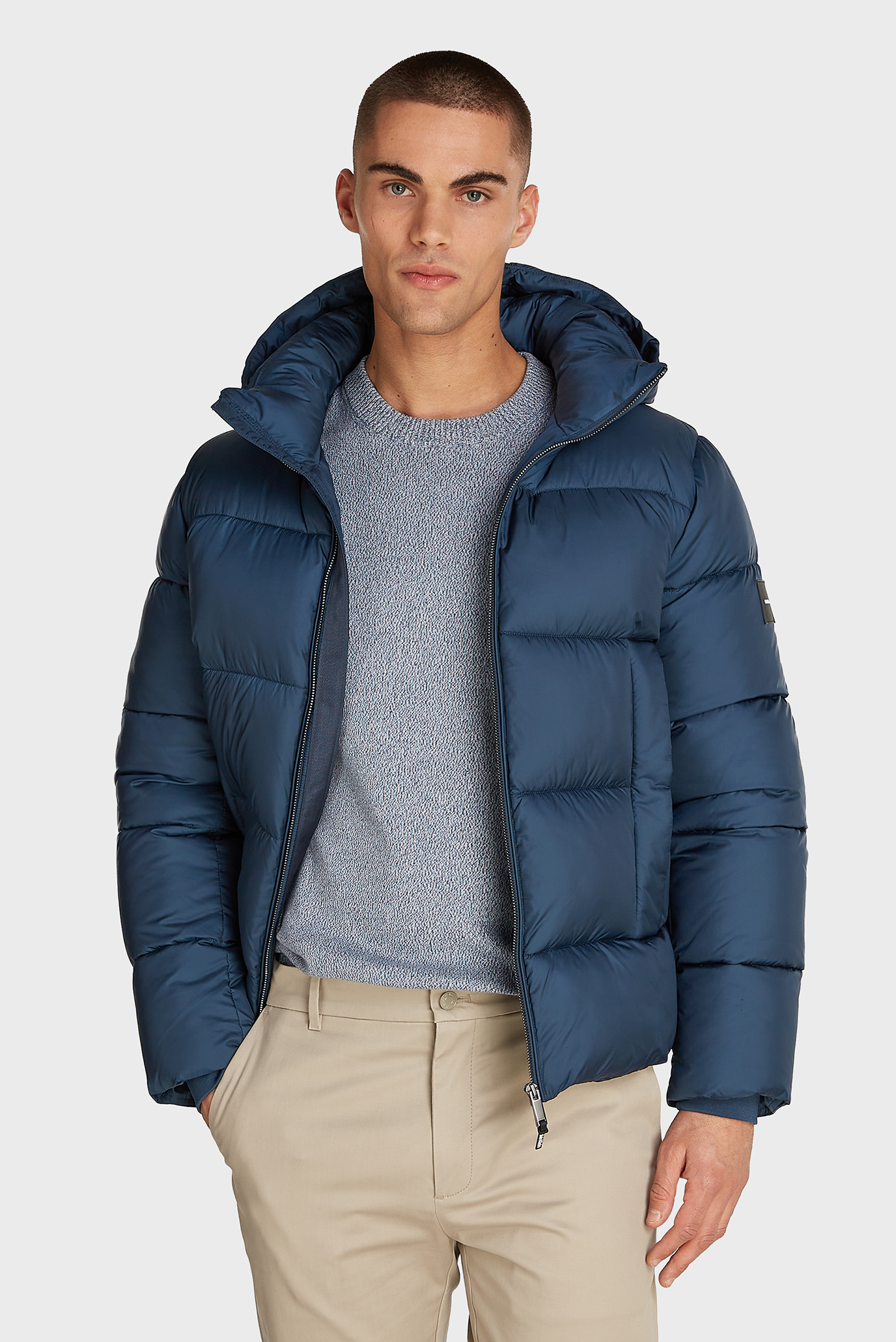 Мужская темно-синяя куртка HOODED QUILT PUFFER MW Синий S Calvin Klein K10K113476 Мужская темно-синяя куртка HOODED QUILT PUFFER MW Синий S Calvin Klein K10K113476