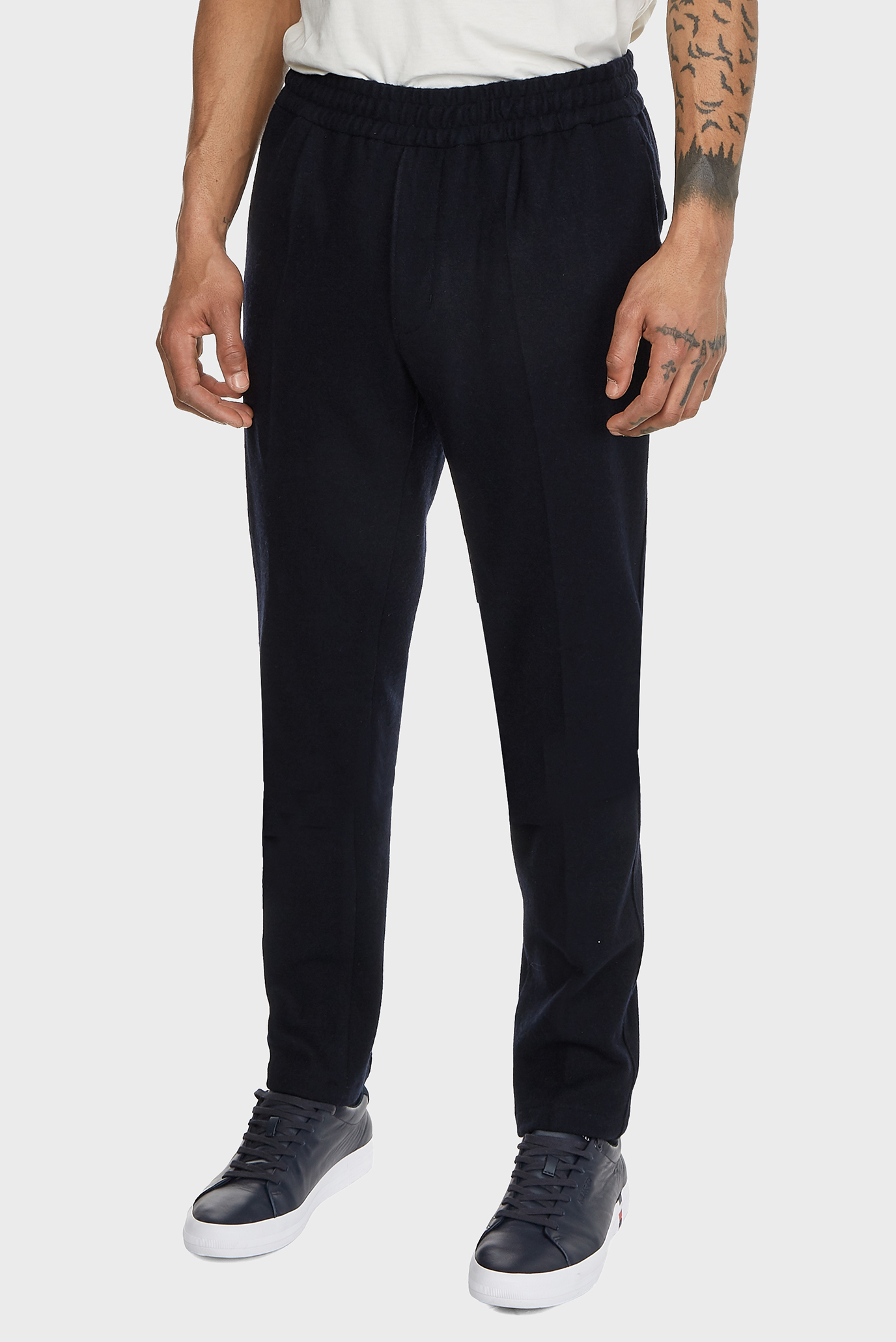 Мужские темно-синие шерстяные брюки CHELSEA PLEATED PULL ON FLANNEL Синий 32-32 Tommy Hilfiger MW0MW28660 Мужские темно-синие шерстяные брюки CHELSEA PLEATED PULL ON FLANNEL Синий 32-32 Tommy Hilfiger MW0MW28660