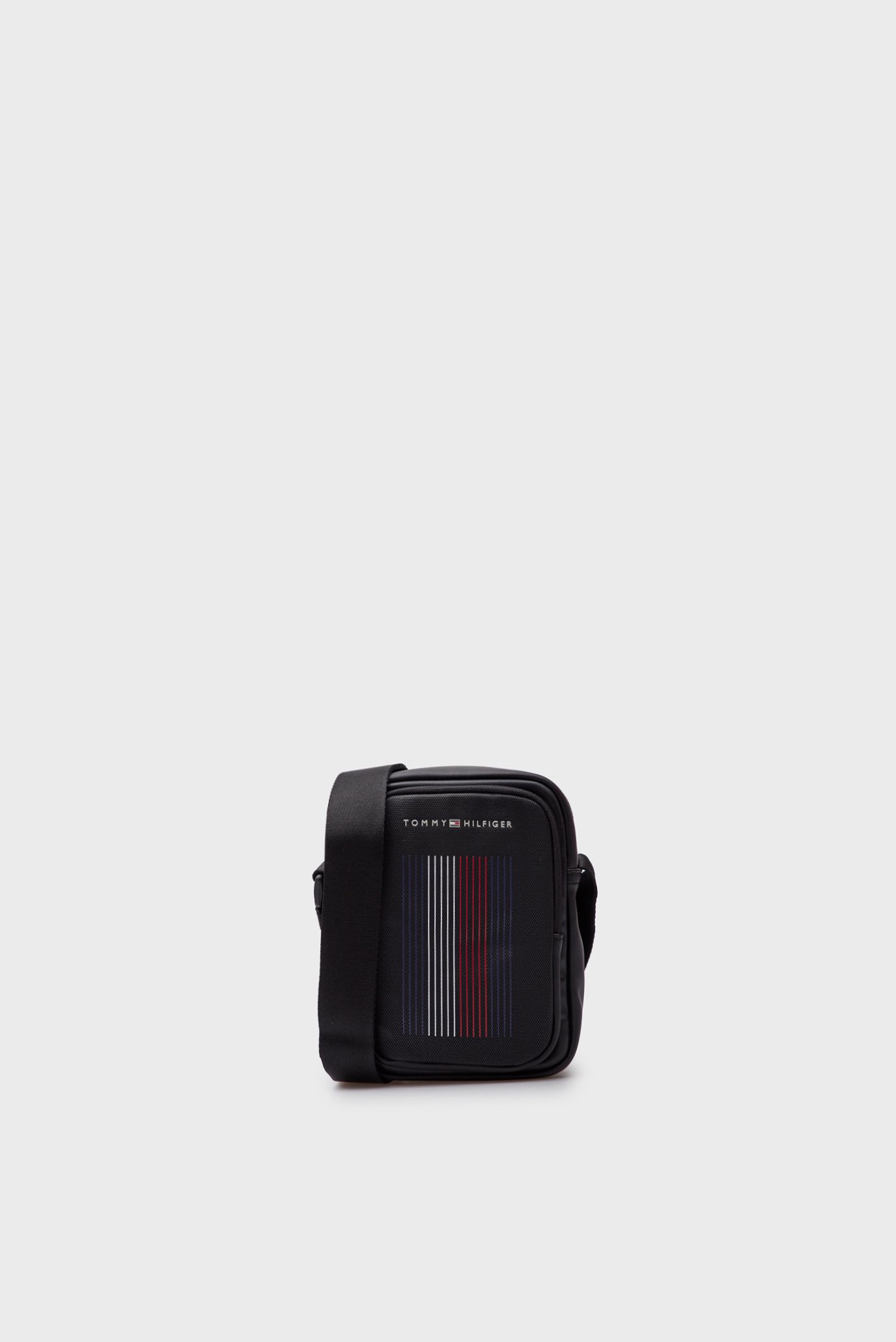Мужская черная сумка TH FOUNDATION MINI REPORTER Черный ONESIZE Tommy Hilfiger AM0AM12457 Мужская черная сумка TH FOUNDATION MINI REPORTER Черный ONESIZE Tommy Hilfiger AM0AM12457
