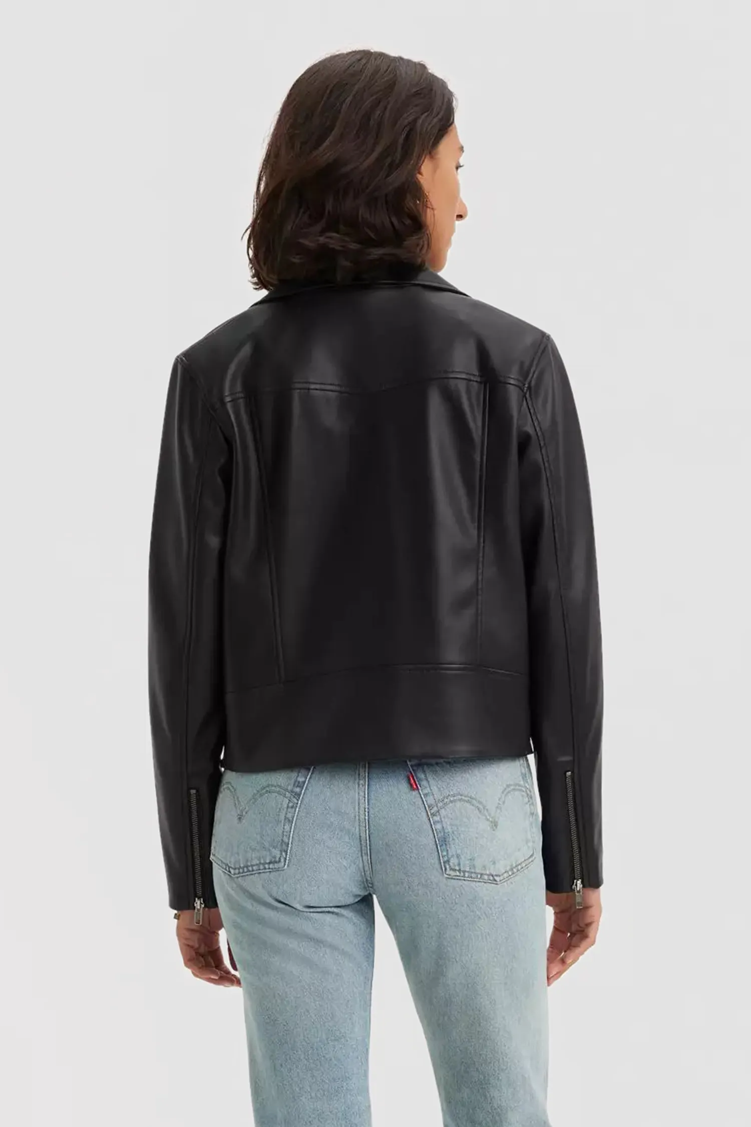 Женская черная косуха 3