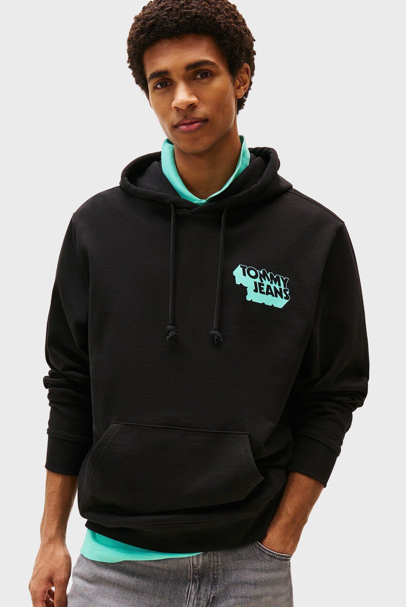 Мужское черное худи STACK BACK LOGO Черный XL Tommy Jeans DM0DM21625 Мужское черное худи STACK BACK LOGO Черный XL Tommy Jeans DM0DM21625