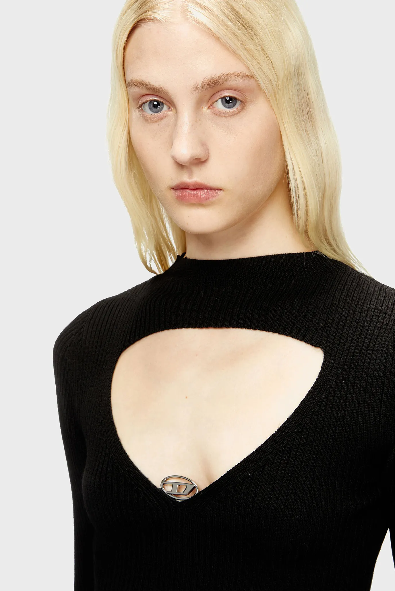 Жіночий чорний вовняний топ M-OLINA 4