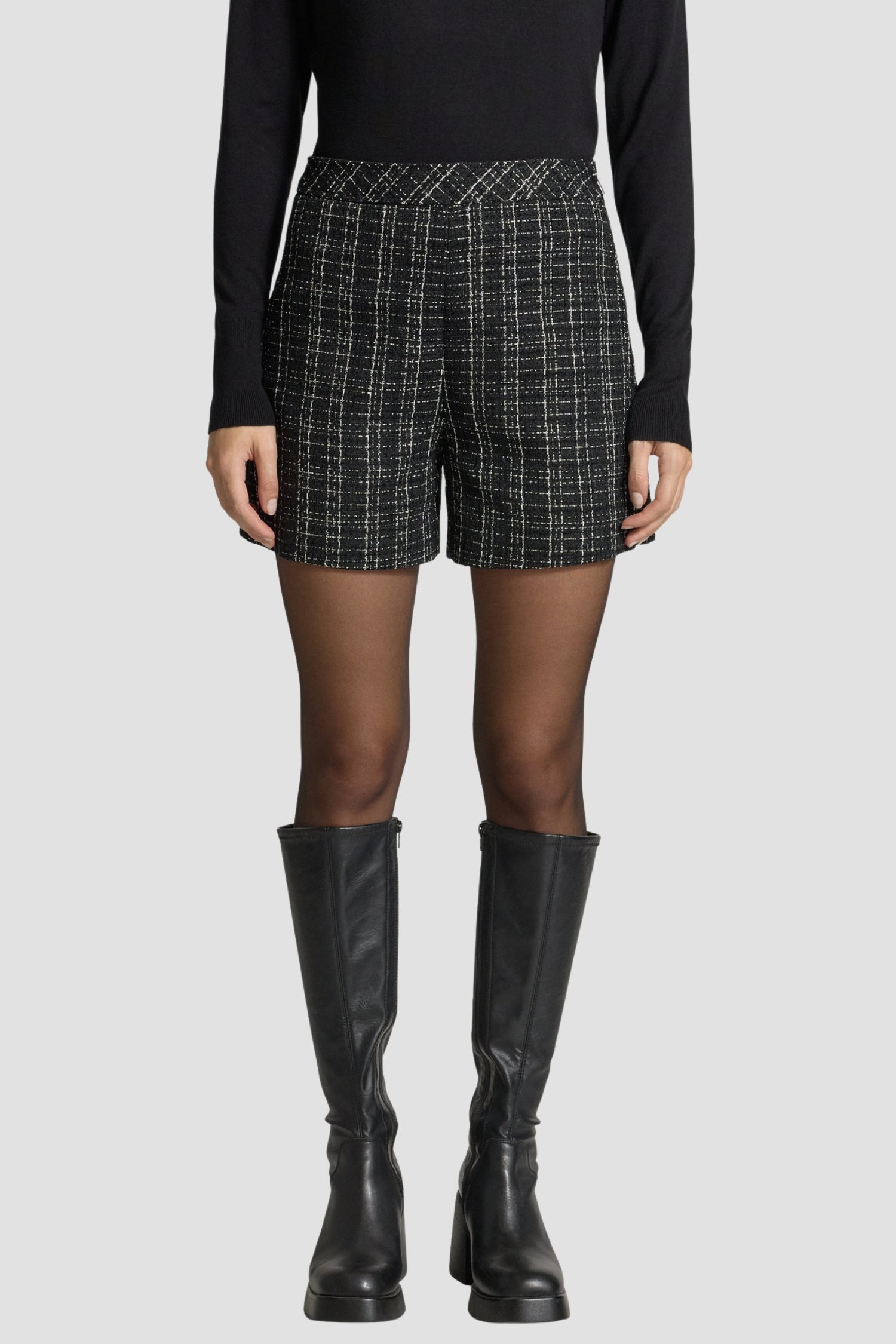 Женские черные твидовые шорты Черный L Guess W5BD65.W2382;JBLK Женские черные твидовые шорты Черный L Guess W5BD65.W2382;JBLK