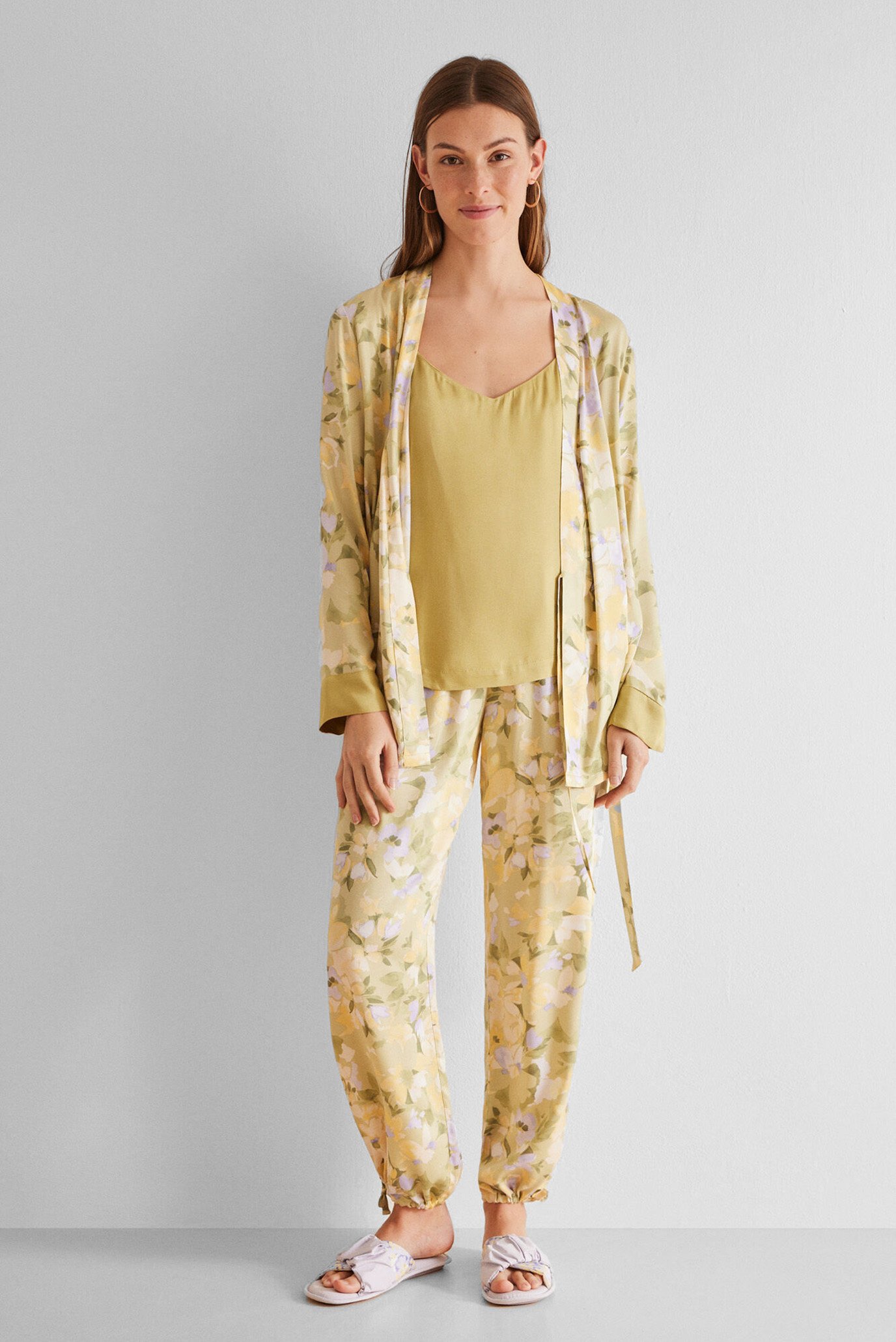 Женская салатовая пижама с узором (топ, кардиган, брюки) 1