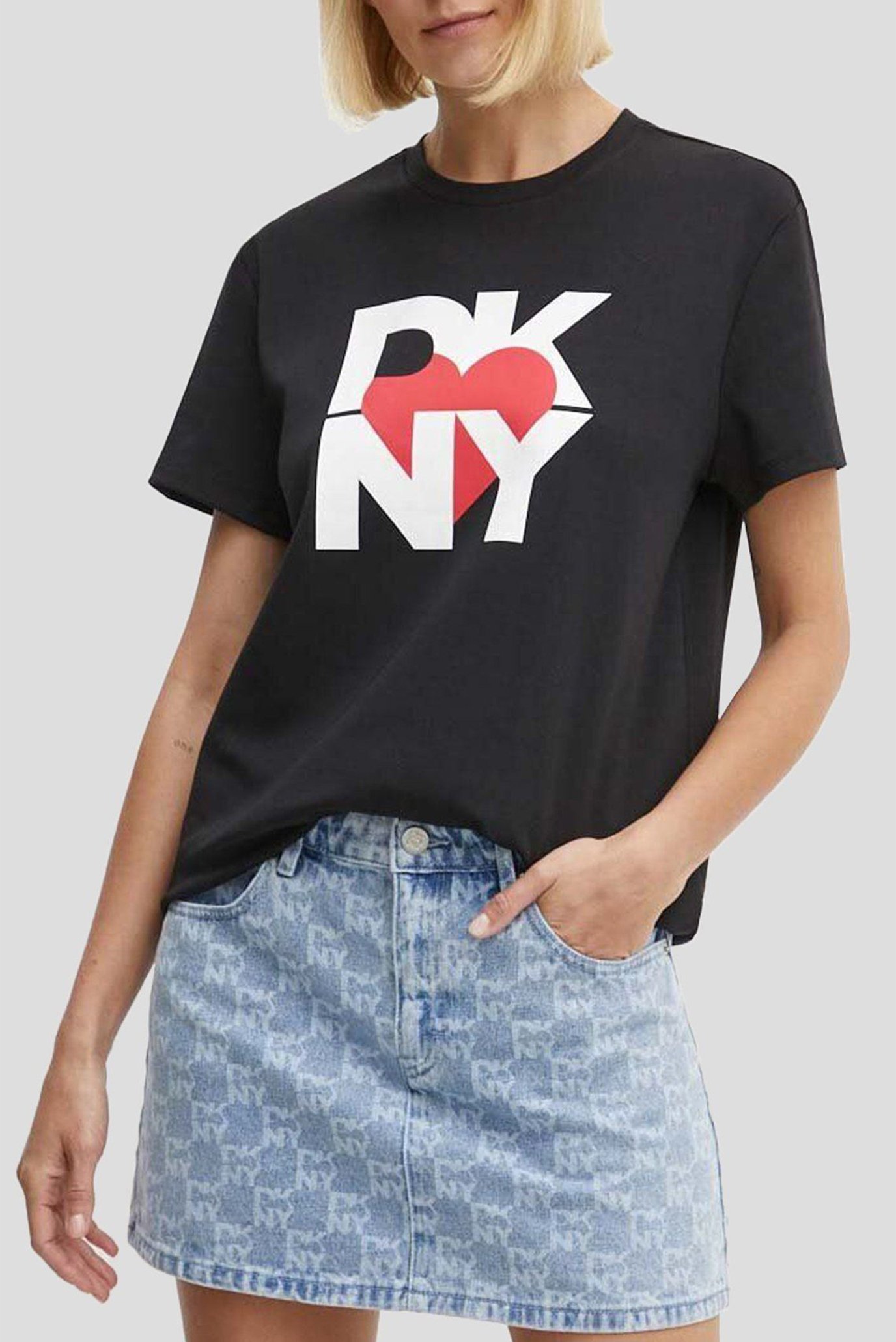 Женская черная футболка Черный S DKNY D2B4A143 Женская черная футболка Черный S DKNY D2B4A143