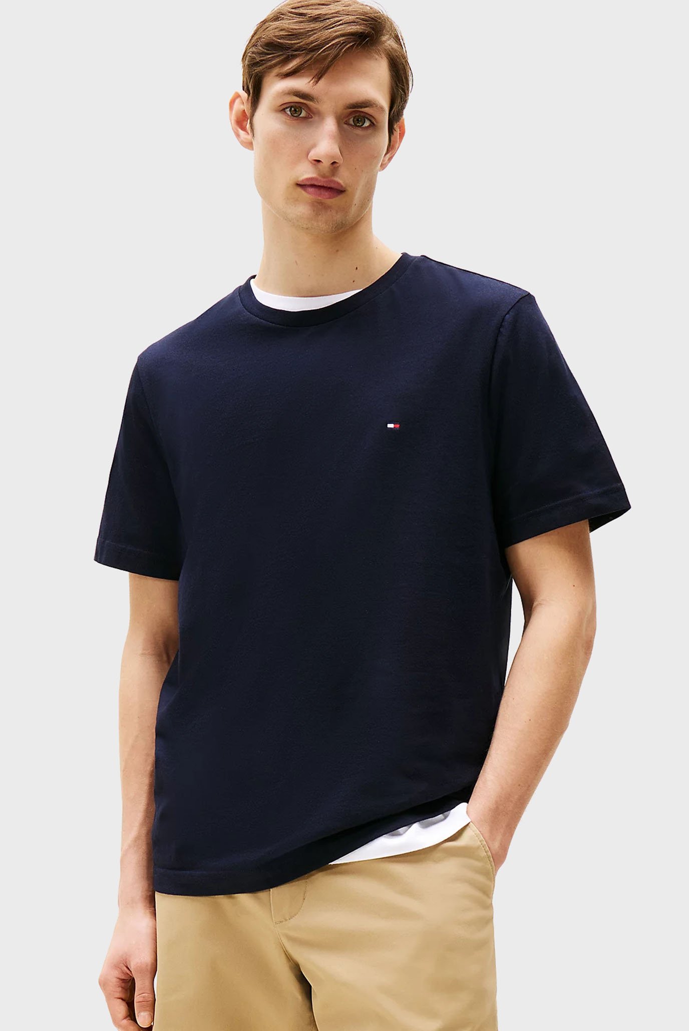 Мужская темно-синяя футболка ESSENTIAL REG FIT SOLID TEE Синий S Tommy Hilfiger MW0MW37267 Мужская темно-синяя футболка ESSENTIAL REG FIT SOLID TEE Синий S Tommy Hilfiger MW0MW37267