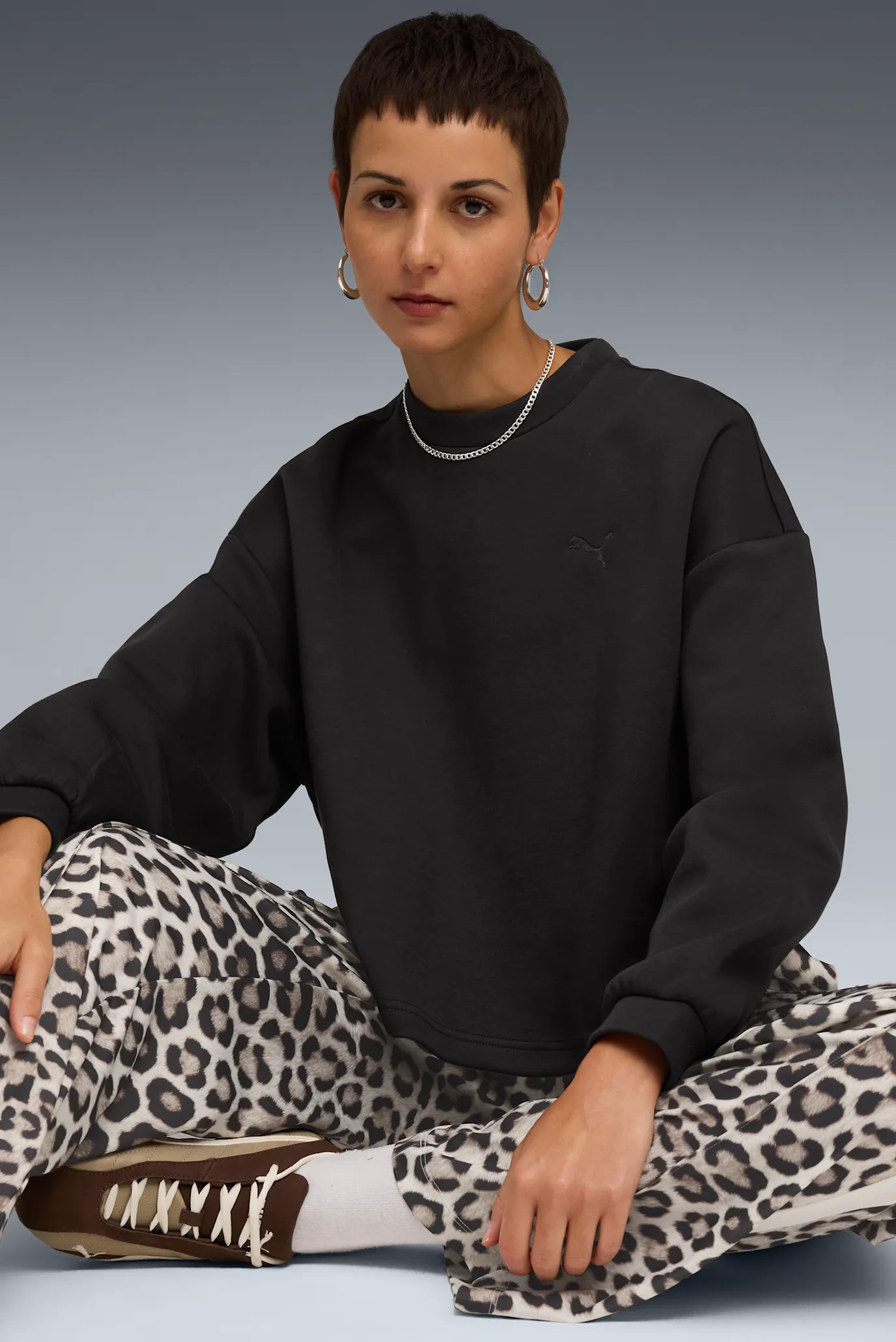 Жіночий чорний світшот Wardrobe Essentials Oversized Crew Women 1