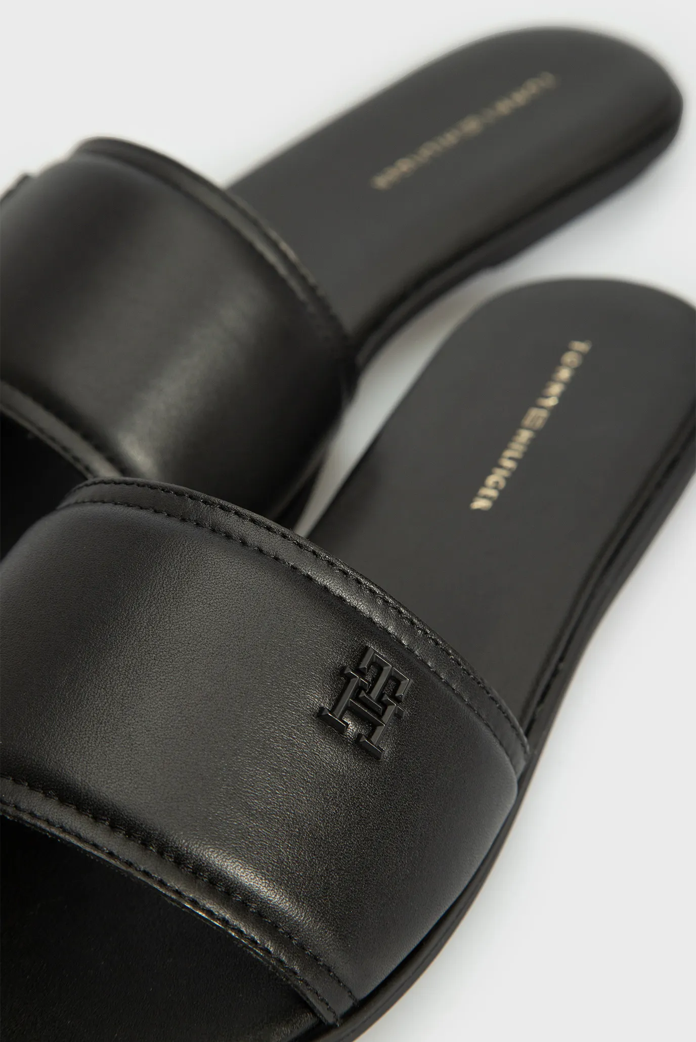 Женские черные кожаные слайдеры POP COLOR MULE 2