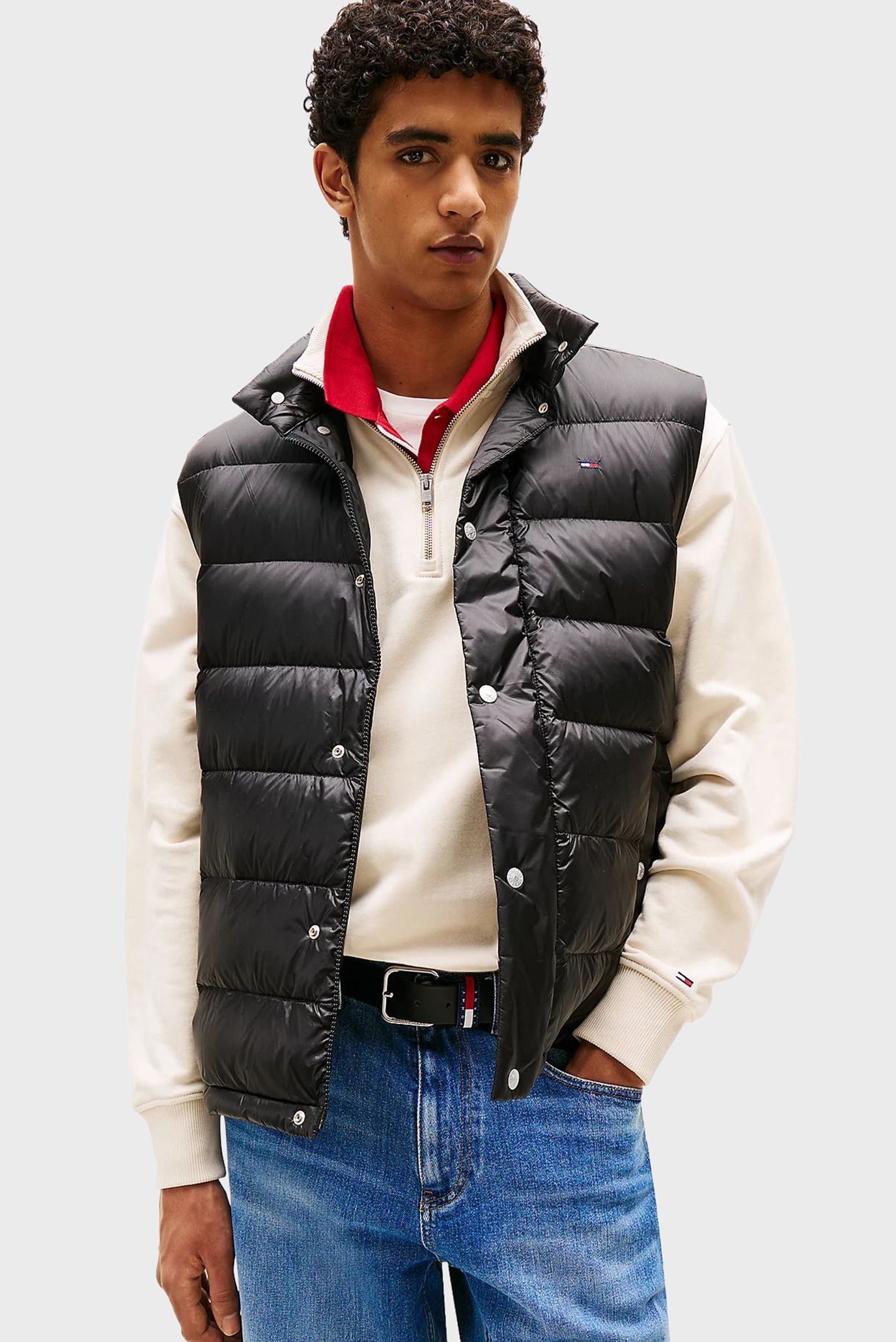 Мужской черный пуховой жилет TJM LIGHT DOWN Черный L Tommy Jeans DM0DM21777 Мужской черный пуховой жилет TJM LIGHT DOWN Черный L Tommy Jeans DM0DM21777