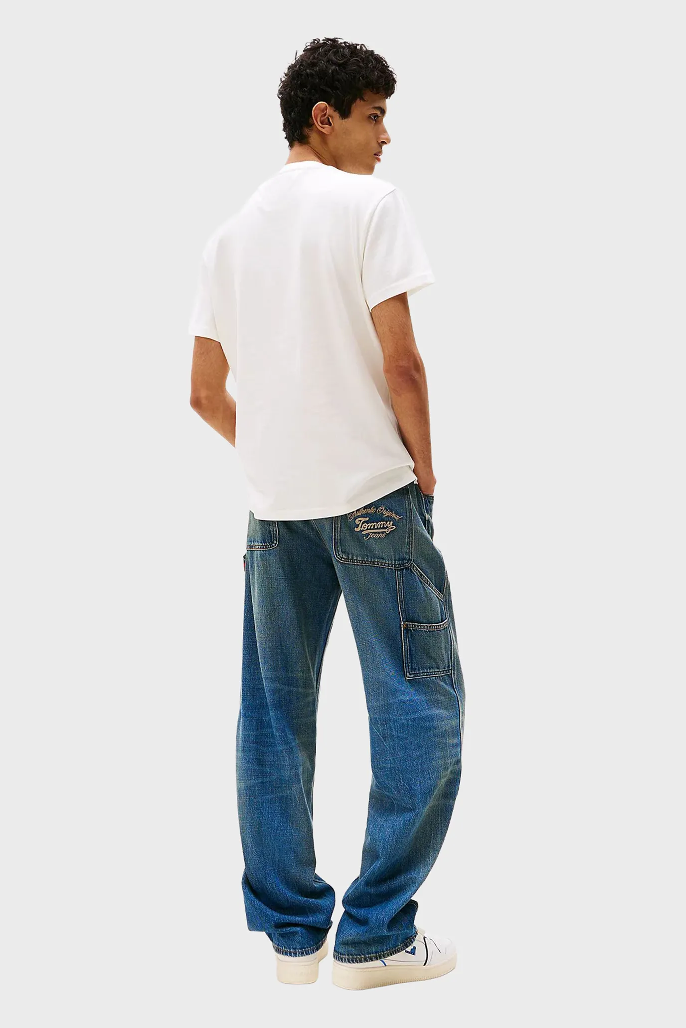 Чоловіча біла футболка REG BADGE PLAY 3