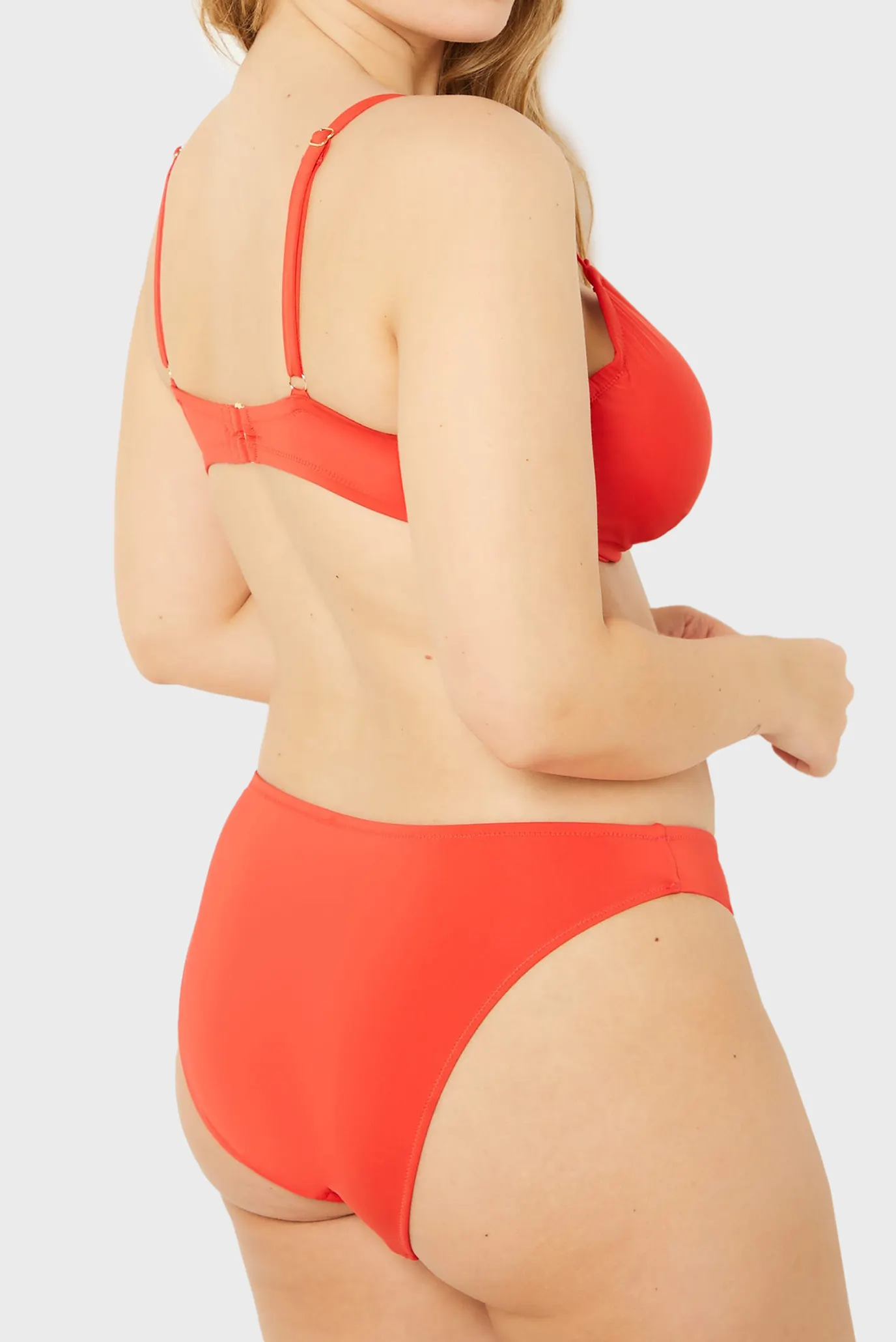 Жіночі червоні трусики від купальника PERFECT 4