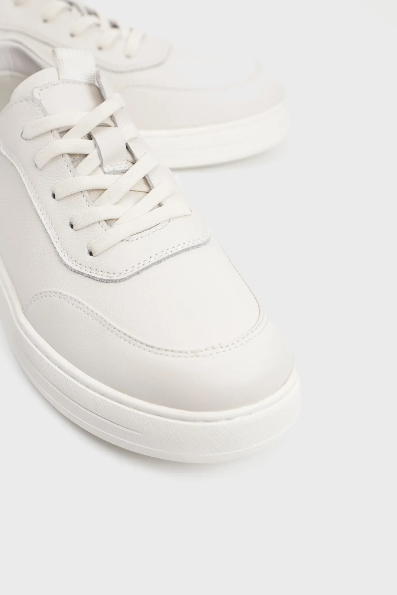 Мужские белые кожаные сникерсы 2