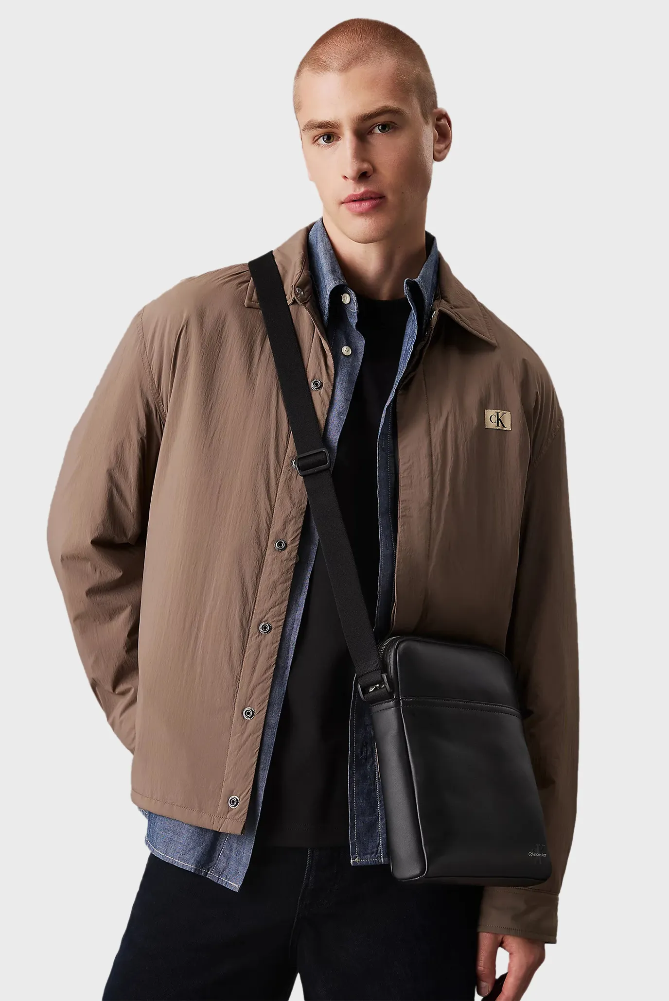 Мужская черная сумка MONO LOGO REPORTER22 2