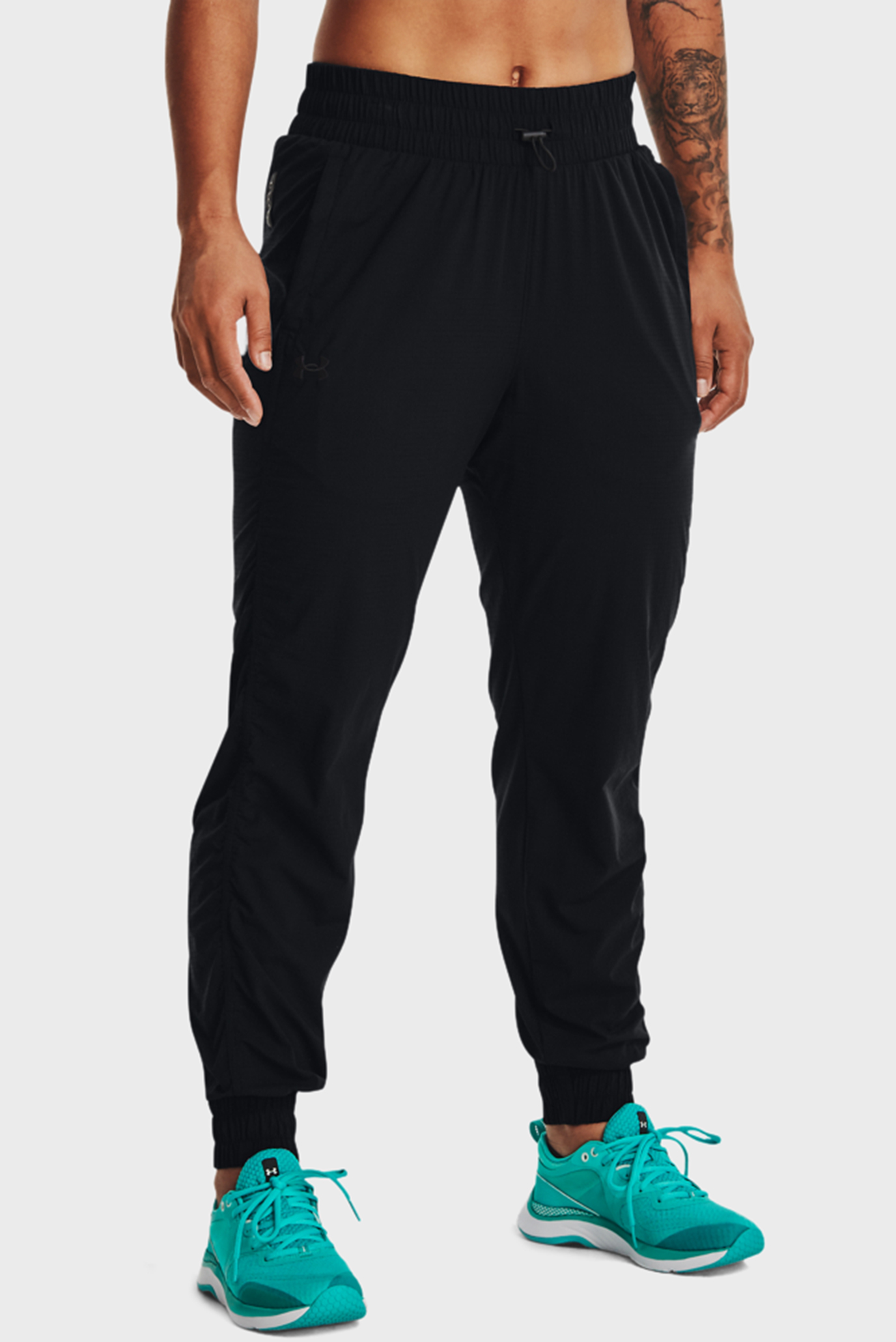 Женские черные спортивные брюки UA HydraFuse Pant 1