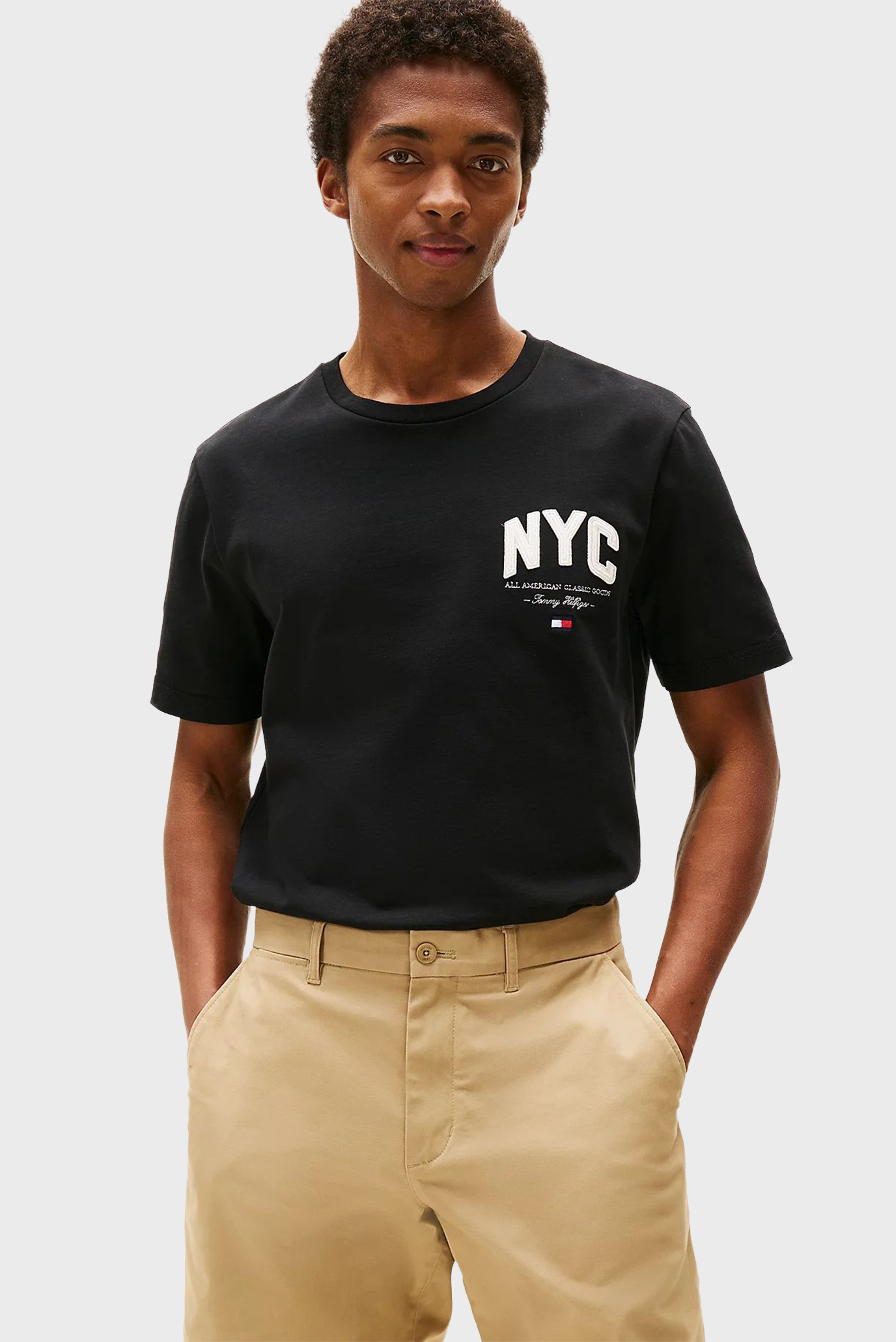 Мужская черная футболка SCRIPT NYC Черный XXL Tommy Hilfiger MW0MW40427 Мужская черная футболка SCRIPT NYC Черный XXL Tommy Hilfiger MW0MW40427
