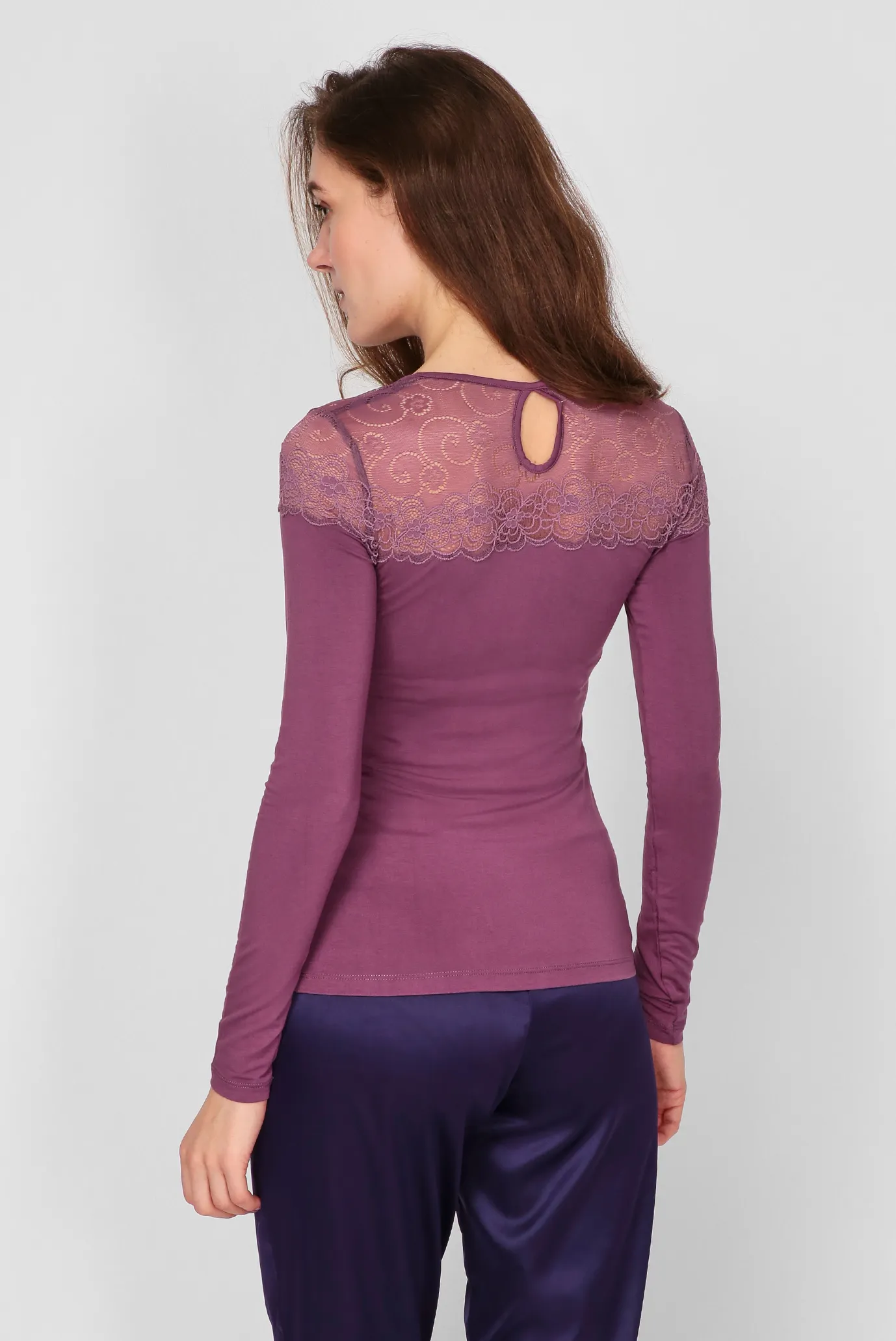 Женский сиреневый лонгслив 3