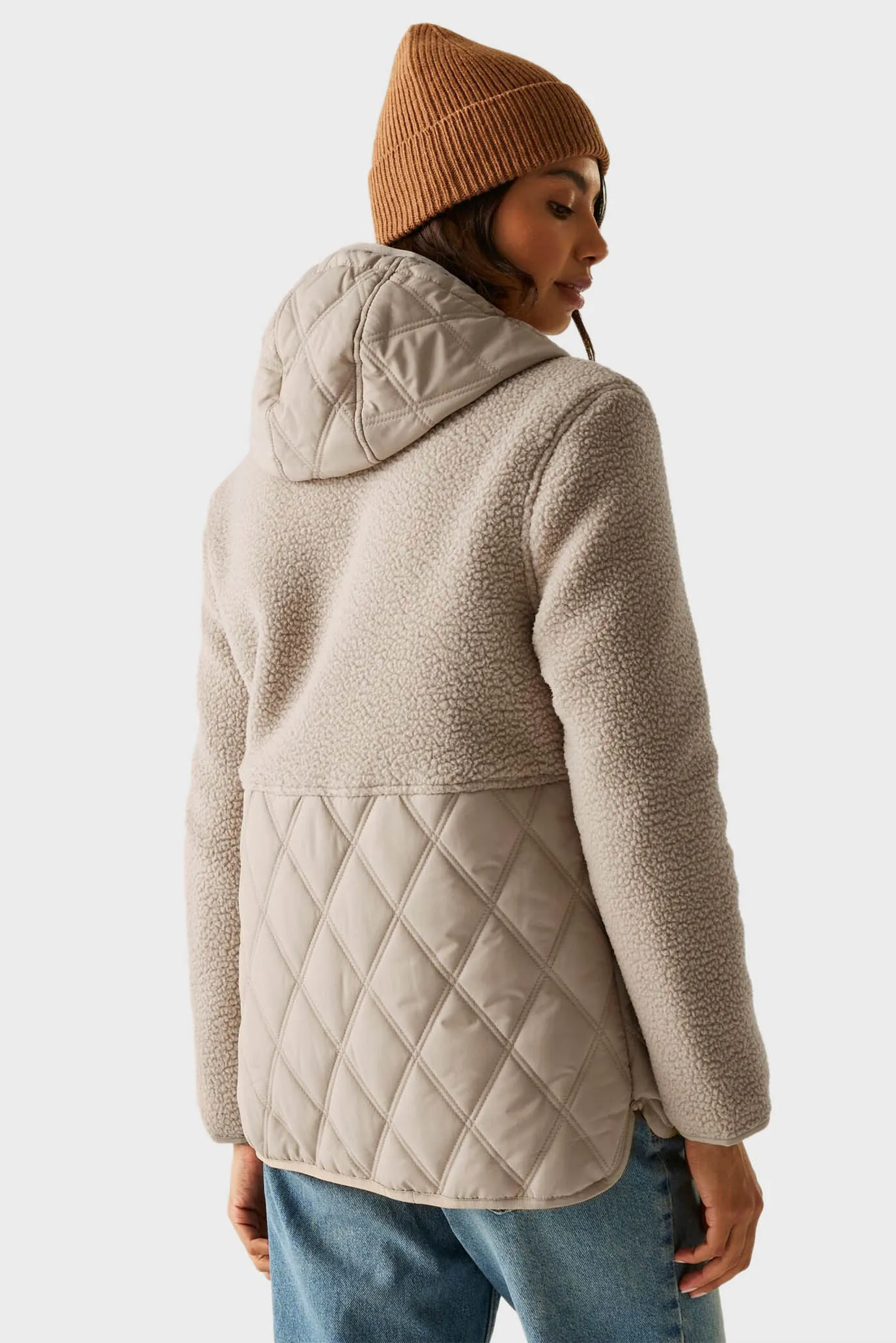 Женская бежевая куртка 3