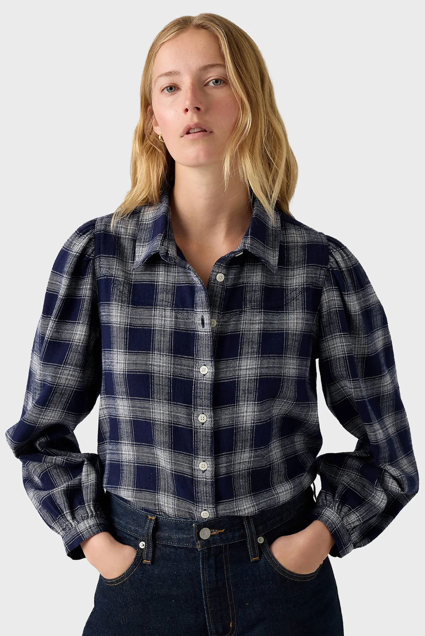 Женская темно-синяя рубашка в клетку 2