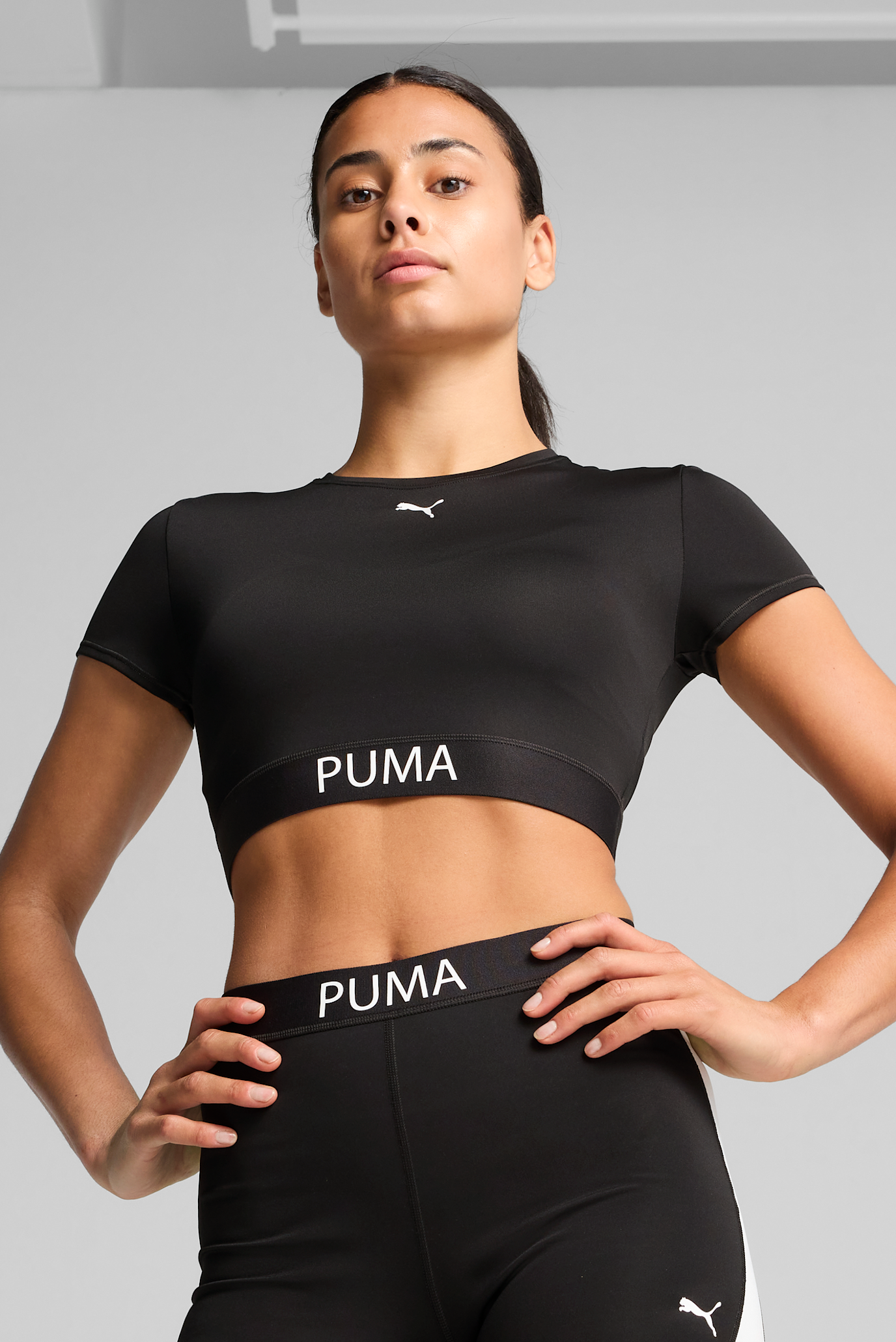 Женский черный топ PUMA STRONG Crop Tee Women 1