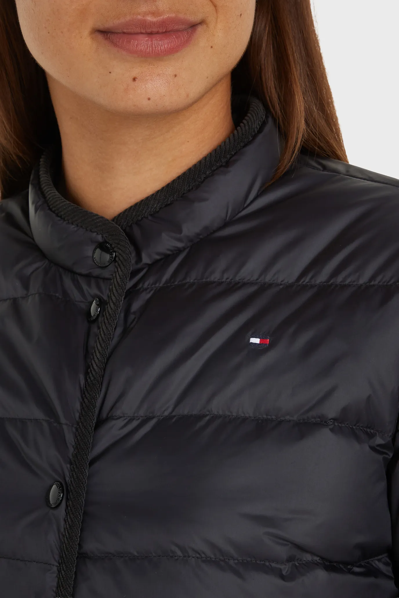 Жіночий чорний пуховик LW DOWN COLLARLESS JACKET 3