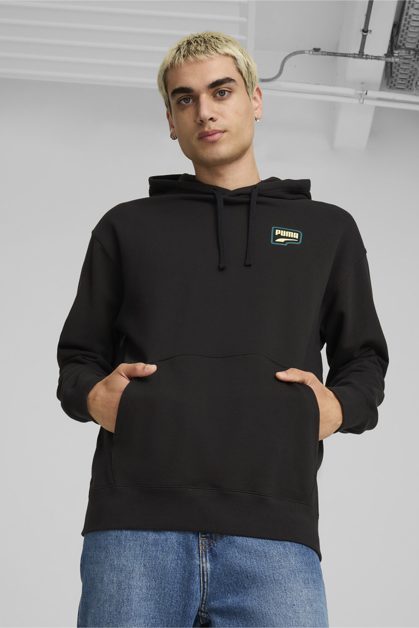 Чоловіче чорне худі DOWNTOWN Graphic Hoodie Men 1