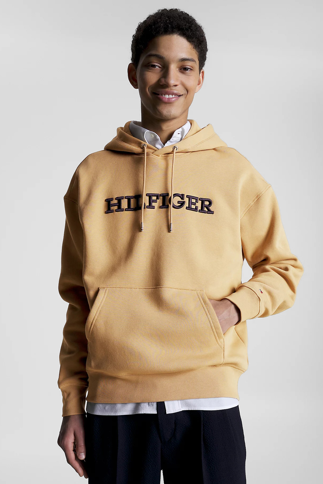 Мужское бежевое худи MONOTYPE EMBRO HOODIE Бежевый S Tommy Hilfiger MW0MW33062 Мужское бежевое худи MONOTYPE EMBRO HOODIE Бежевый S Tommy Hilfiger MW0MW33062