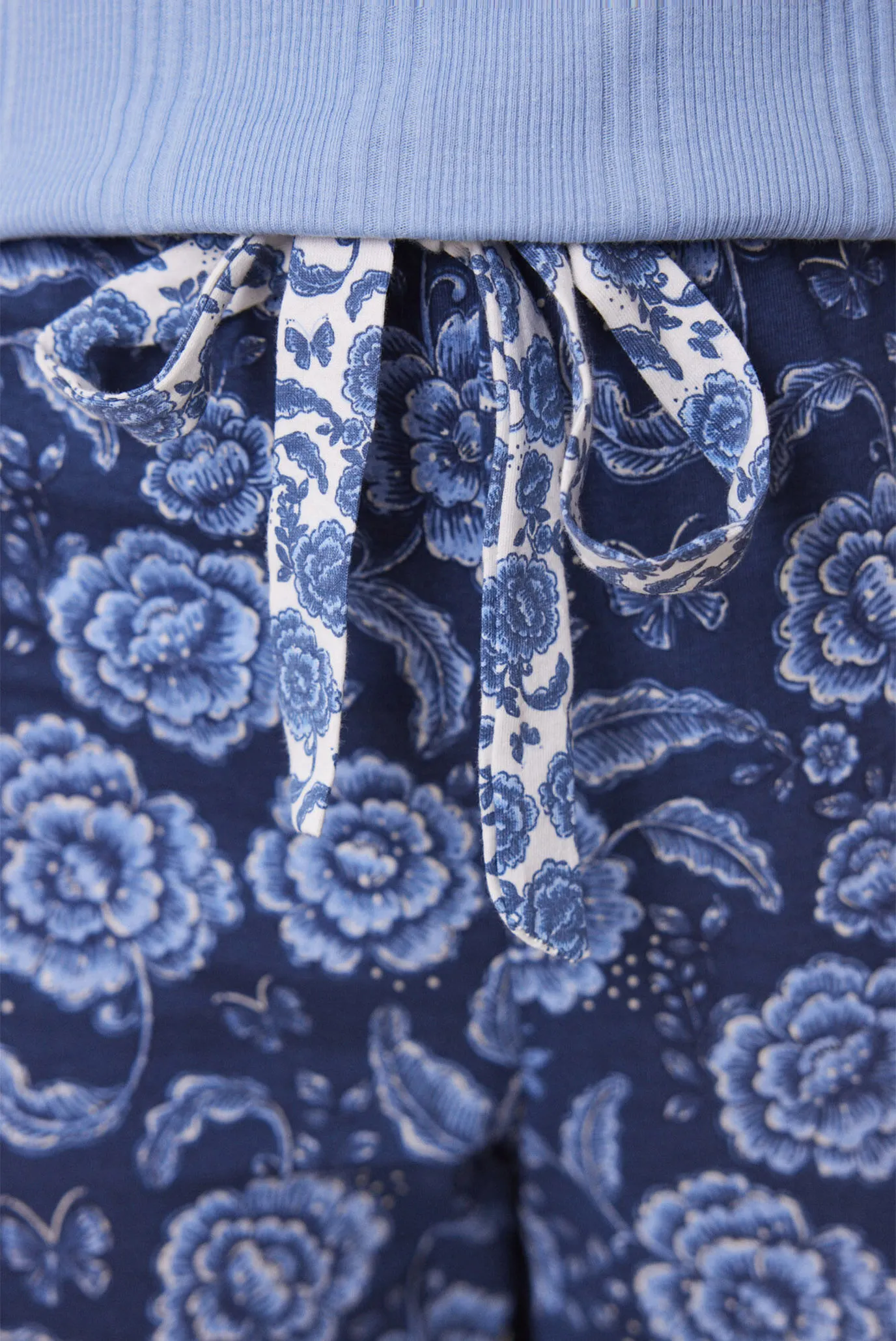 Женские темно-синие брюки с узором 2