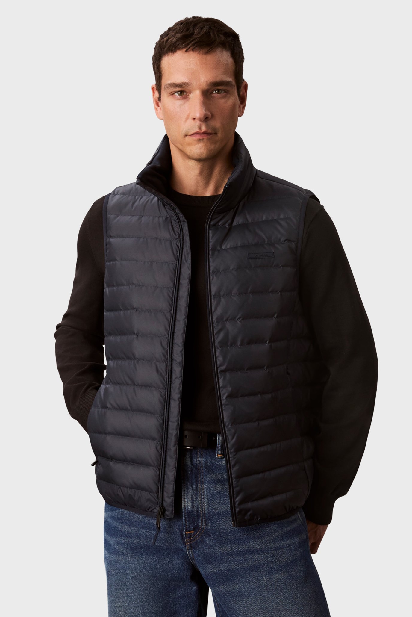 Мужской темно-синий жилет SLVLSS LT WT NYLON PUFFER VEST Синий M Calvin Klein LV04LC509G Мужской темно-синий жилет SLVLSS LT WT NYLON PUFFER VEST Синий M Calvin Klein LV04LC509G