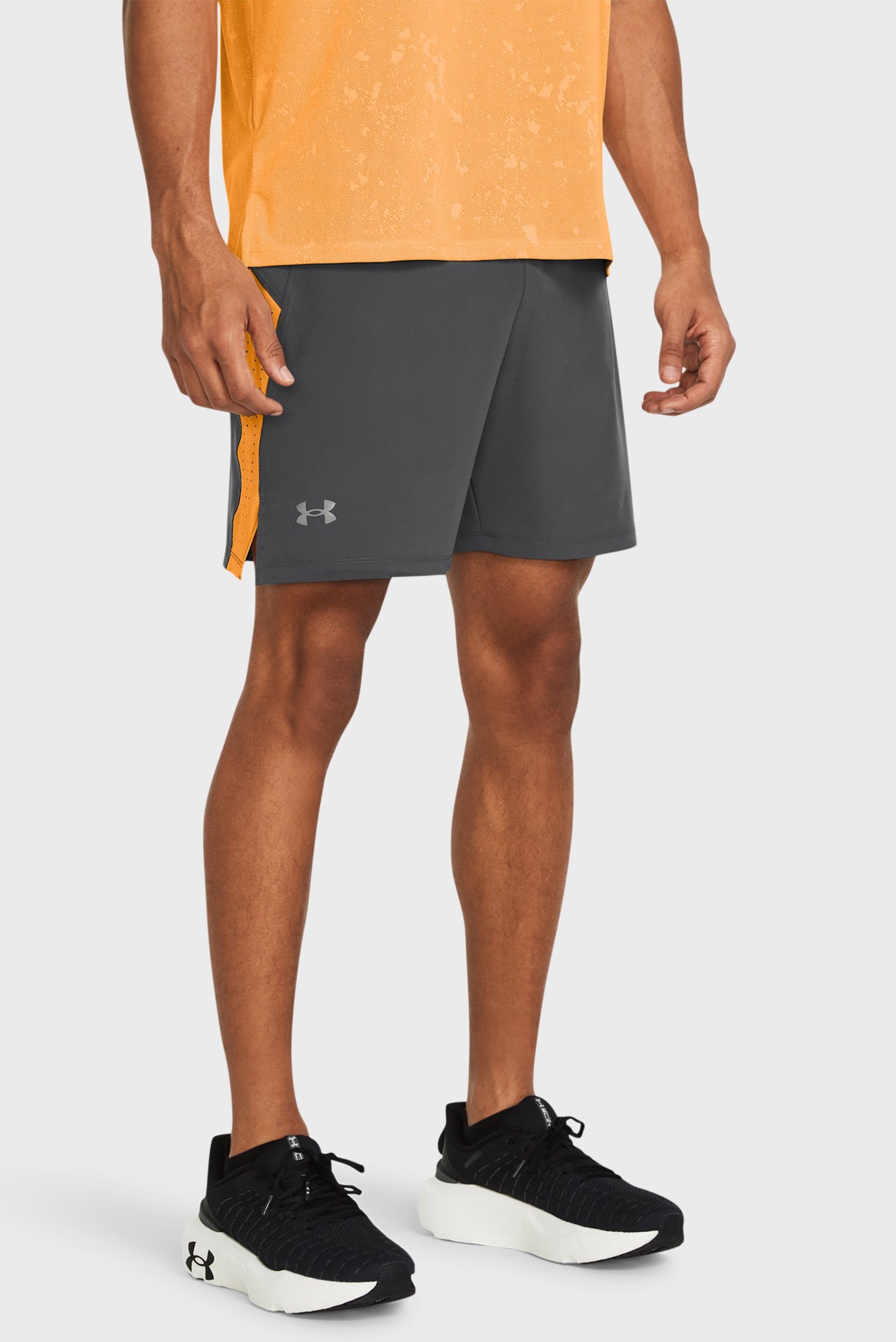 Чоловічі сірі шорти UA LAUNCH PRO 7'' SHORTS 1