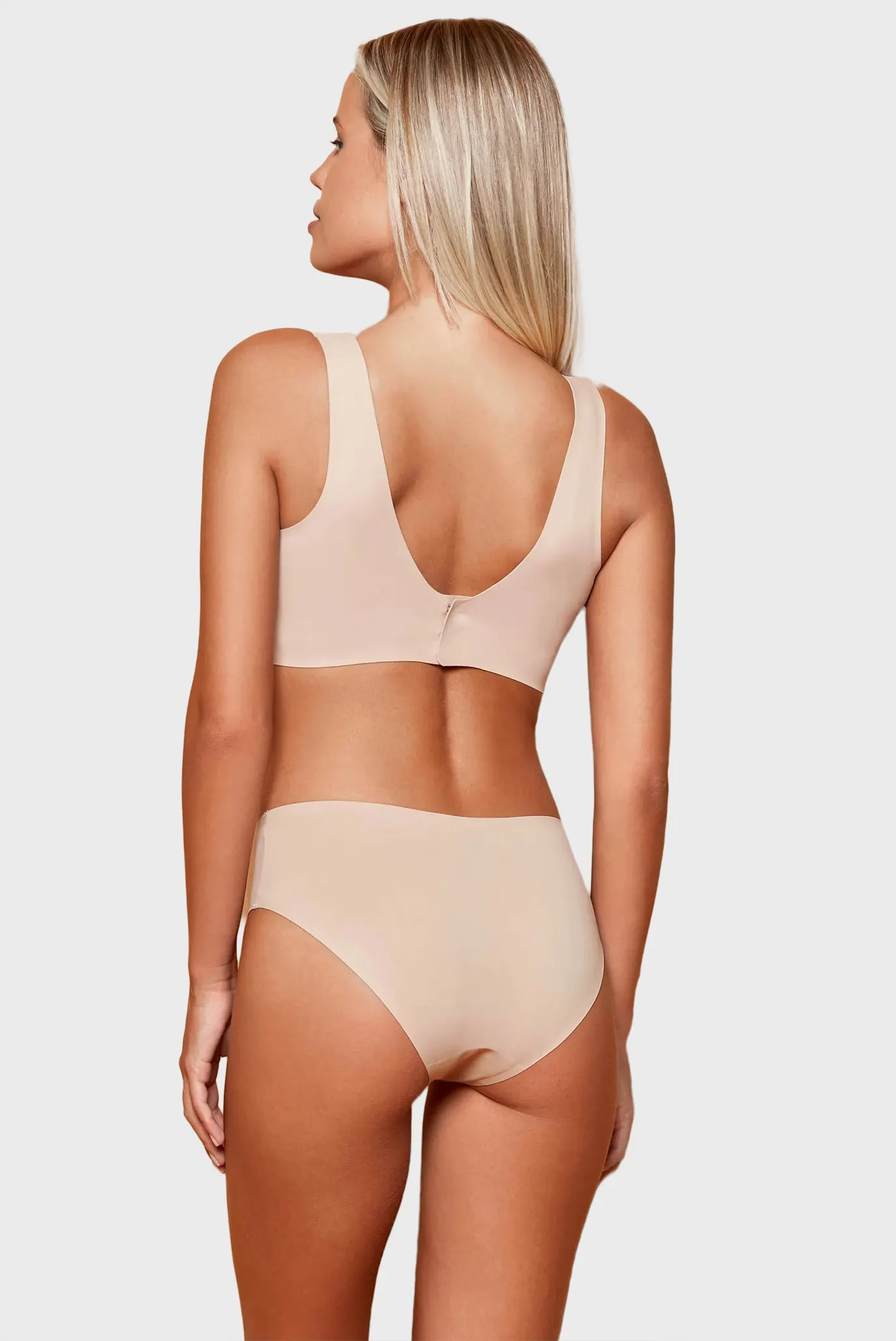 Жіночі бежеві трусики 2