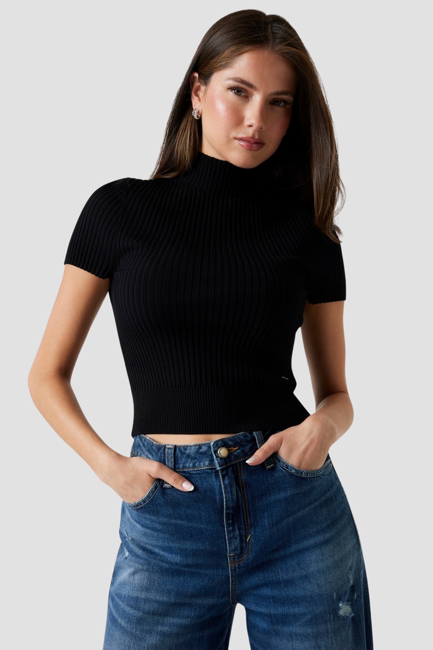 Женский черный гольф Черный M Guess W5YR04.Z0040;JBLK Женский черный гольф Черный M Guess W5YR04.Z0040;JBLK