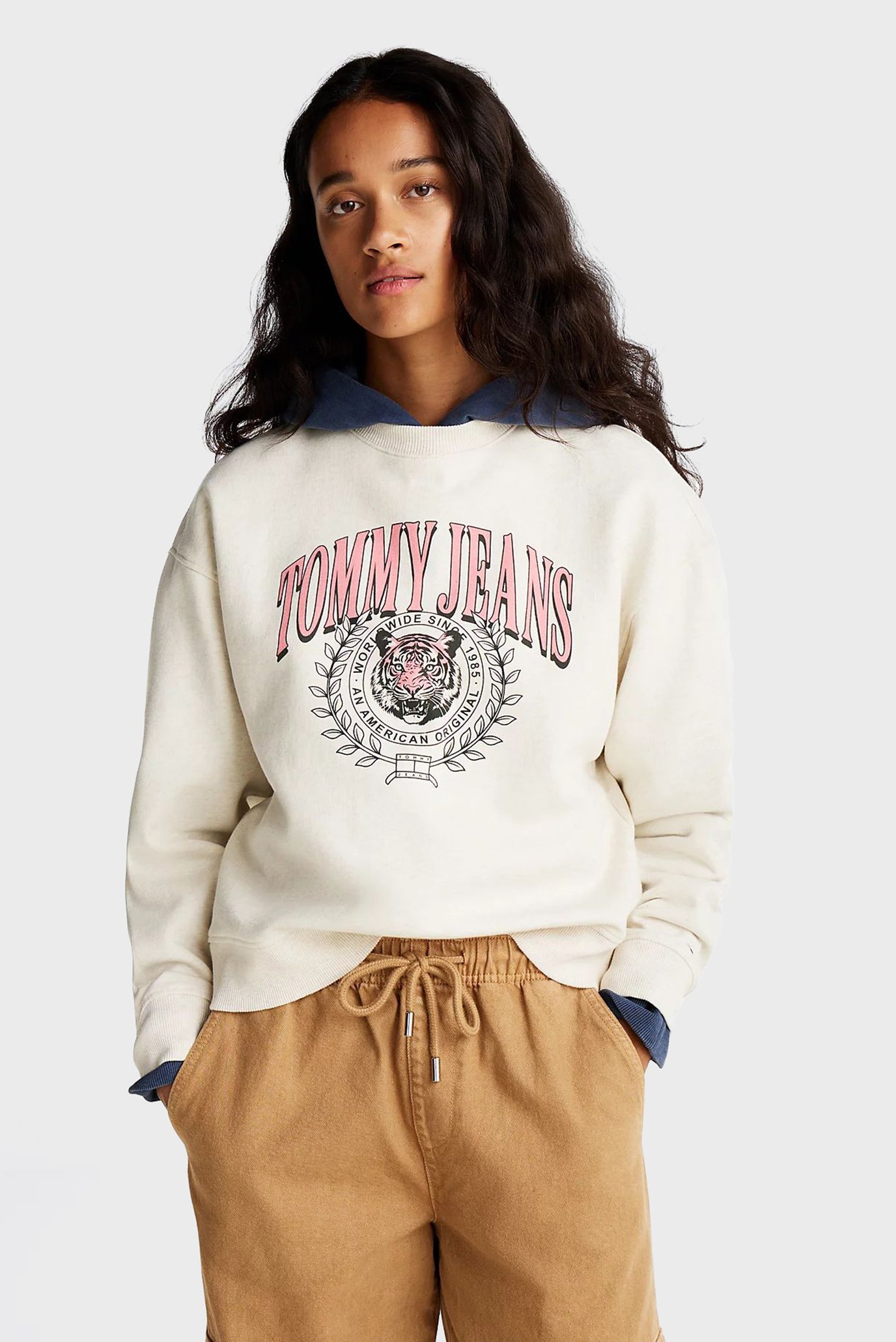 Женский бежевый свитшот TJW BOXY TIGER VARSITY CREW 1