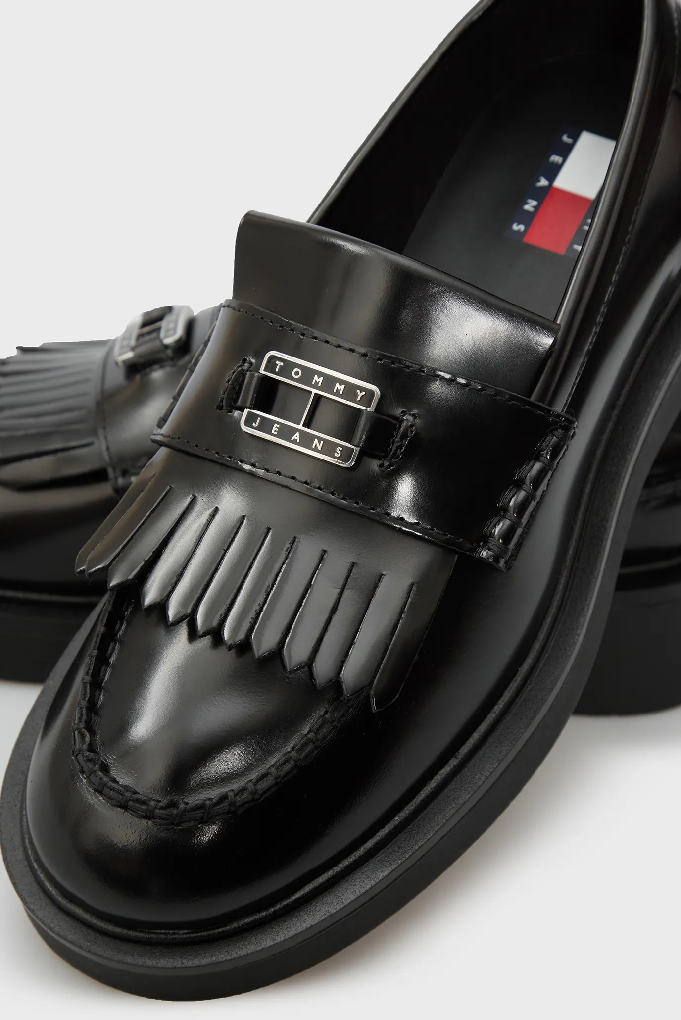 Женские черные кожаные лоферы FRINGES 2