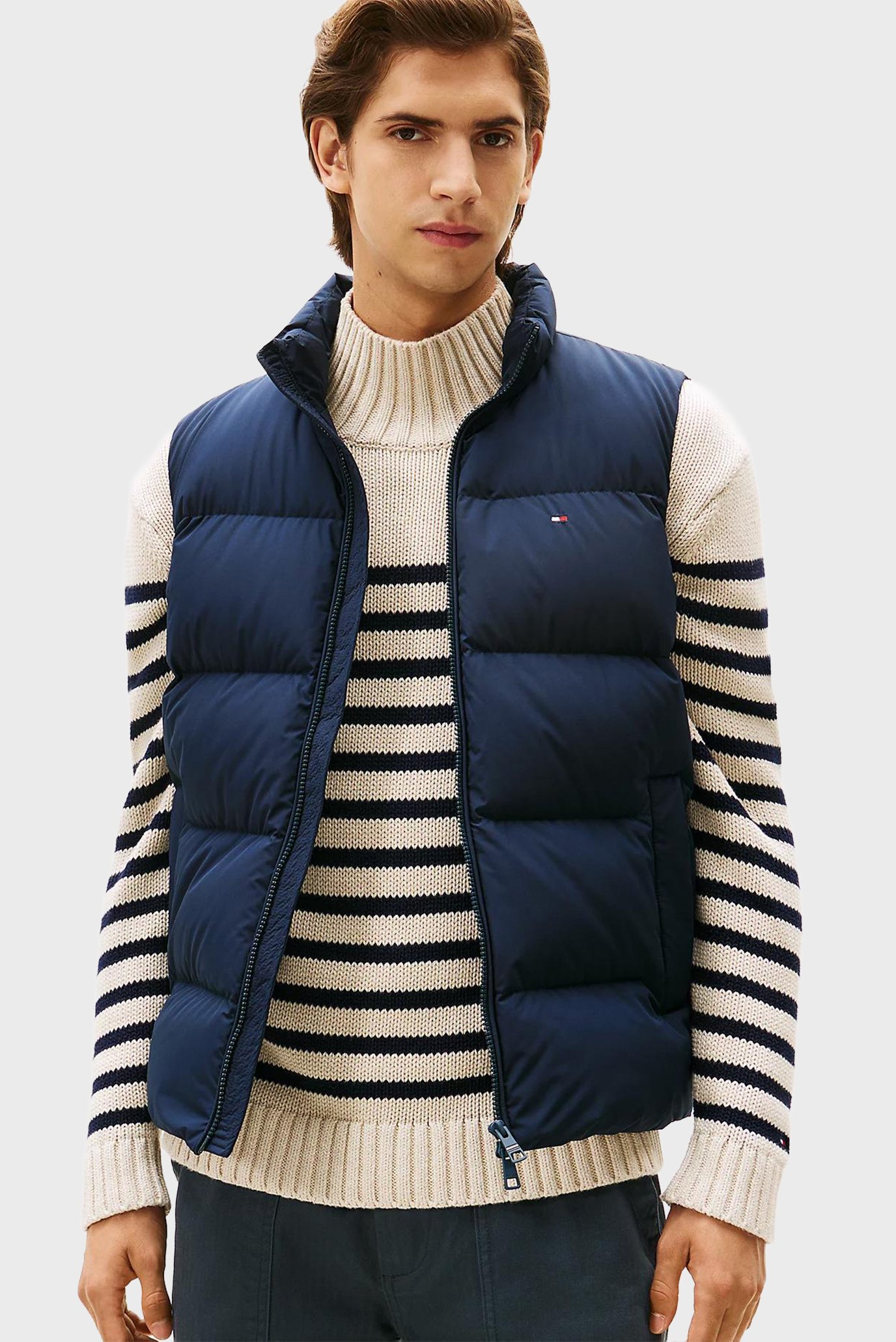 Мужской темно-синий пуховый жилет DOWN VEST Синий S Tommy Hilfiger MW0MW40607 Мужской темно-синий пуховый жилет DOWN VEST Синий S Tommy Hilfiger MW0MW40607