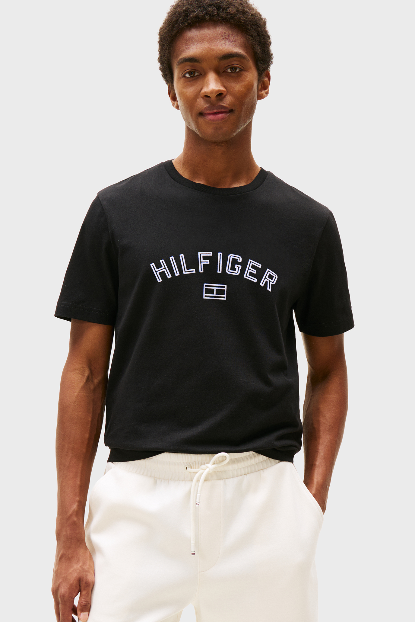 Мужская черная футболка HILFIGER FLOCK Черный XXL Tommy Hilfiger MW0MW39357 Мужская черная футболка HILFIGER FLOCK Черный XXL Tommy Hilfiger MW0MW39357