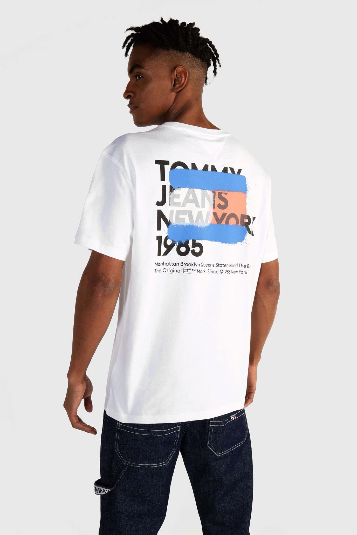Мужская белая футболка TJM TOMMY NY GRAFFITI FLAG TEE 1