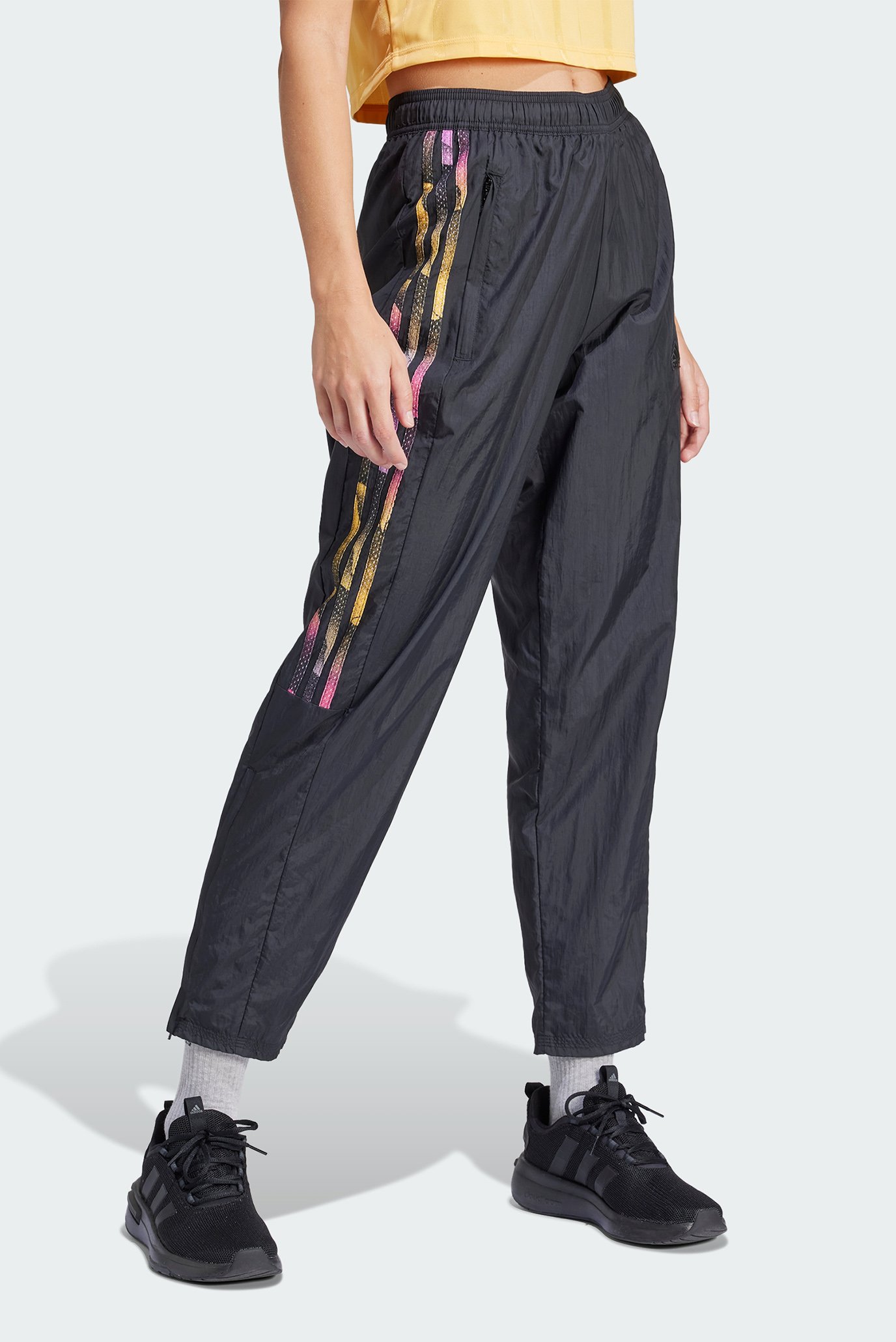 Жіночі чорні спортивні штани Tiro Cut 3-Stripes Summer Woven 1