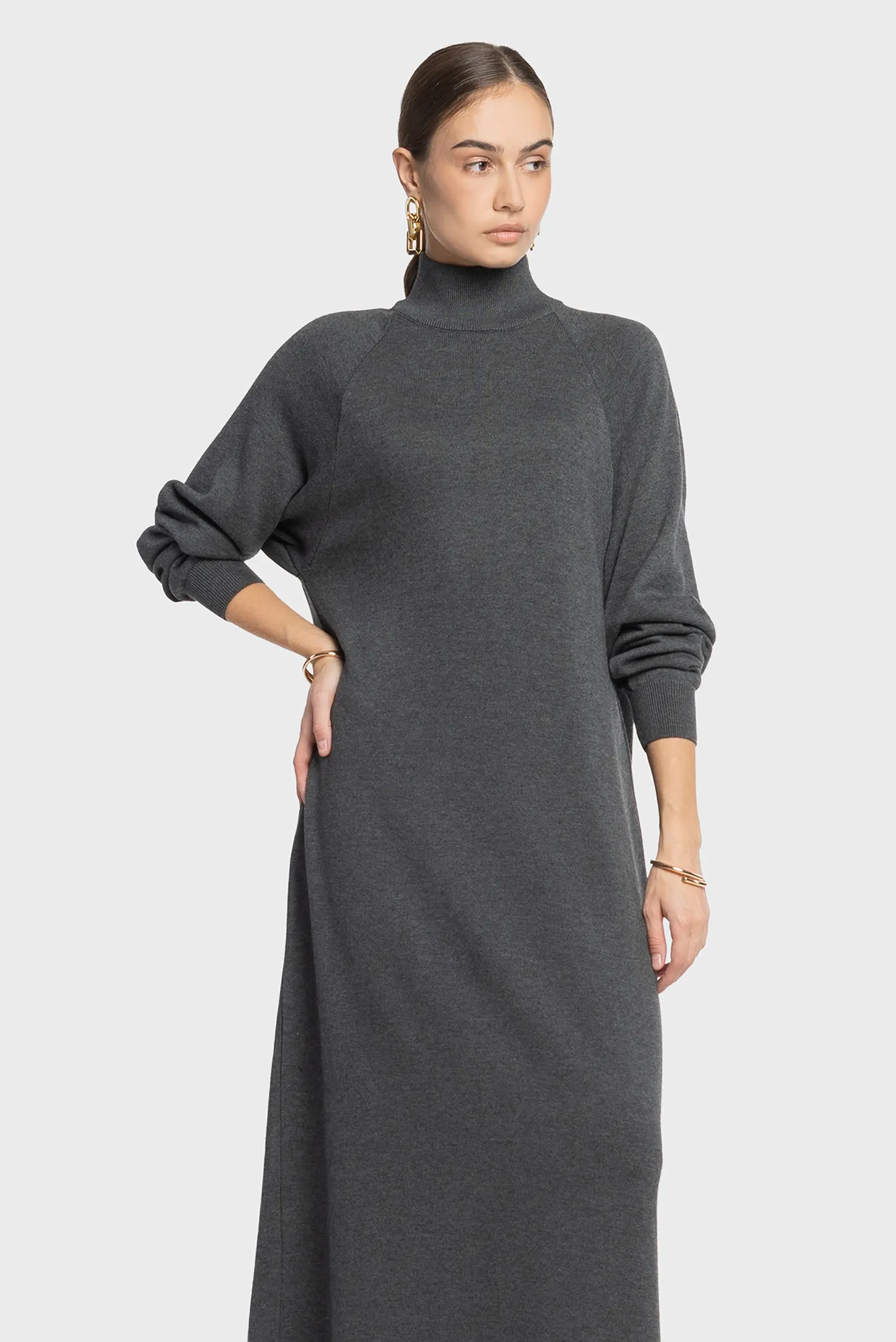 Женское темно-серое платье 2