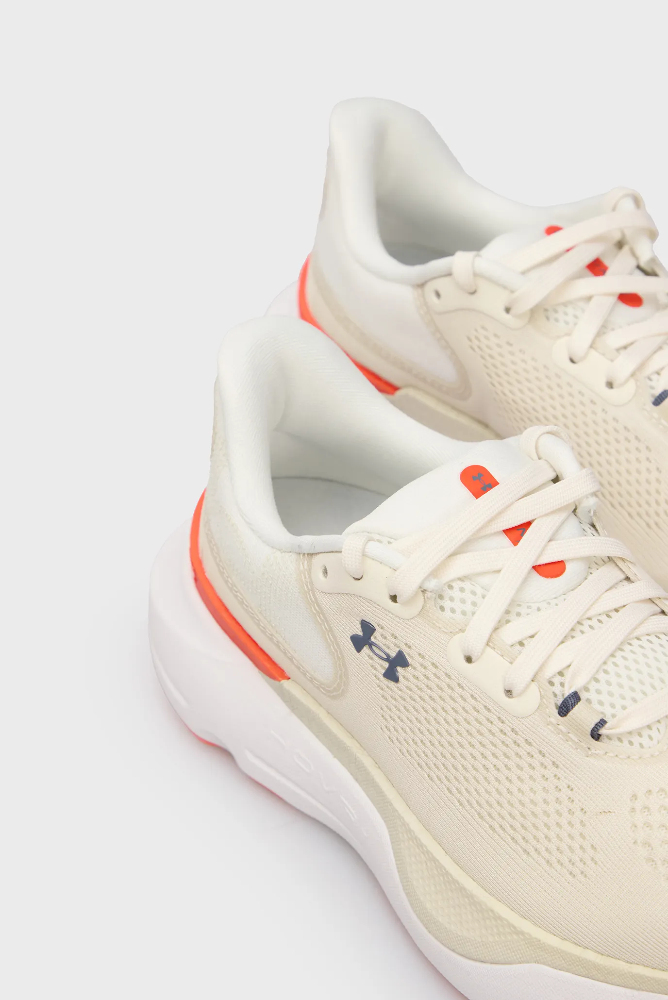 Жіночі бежеві кросівки UA W Infinite Pro 2 2