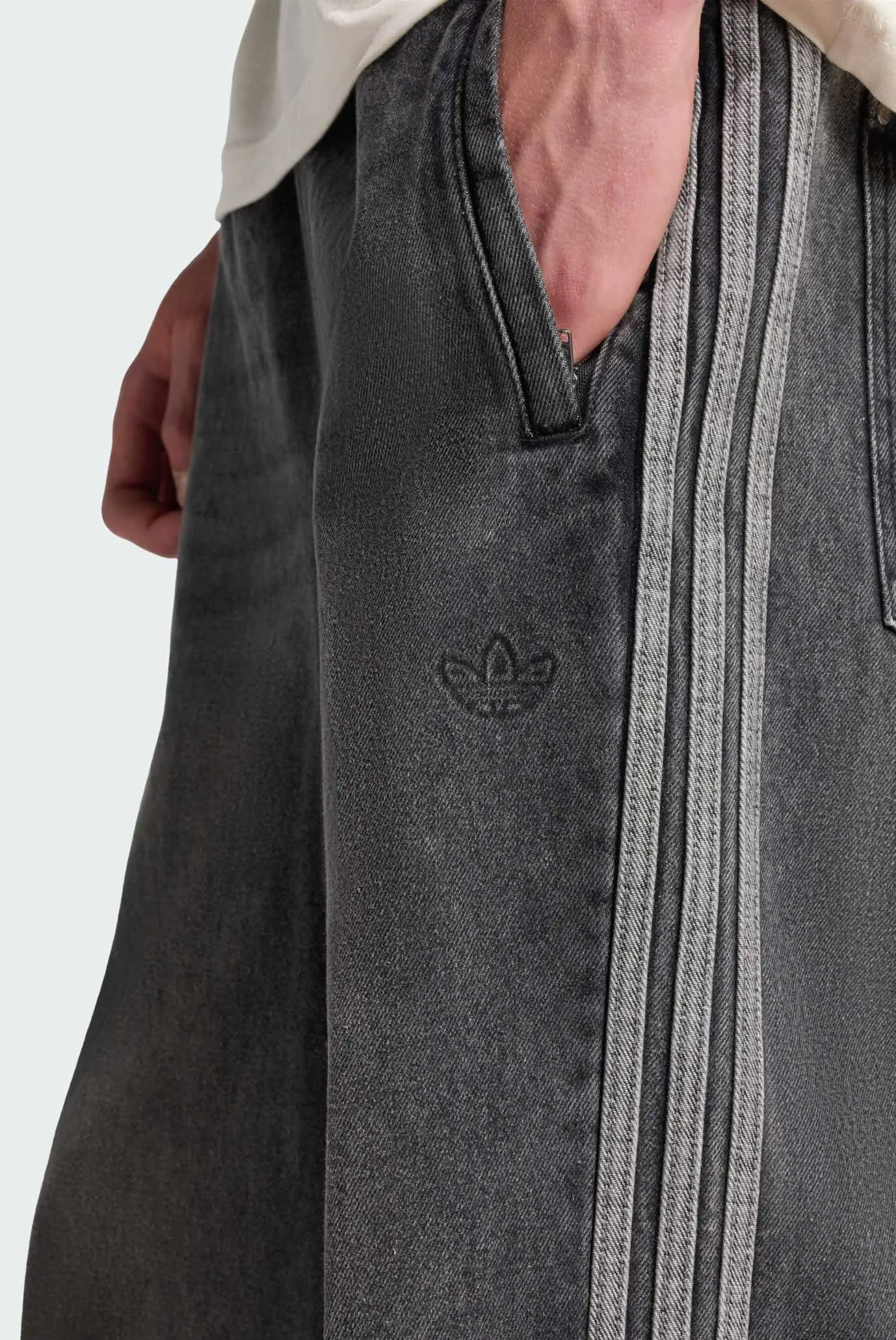 Мужские темно-серые джинсы ADILENIUM SEASON 4 TEAMGEIST 4