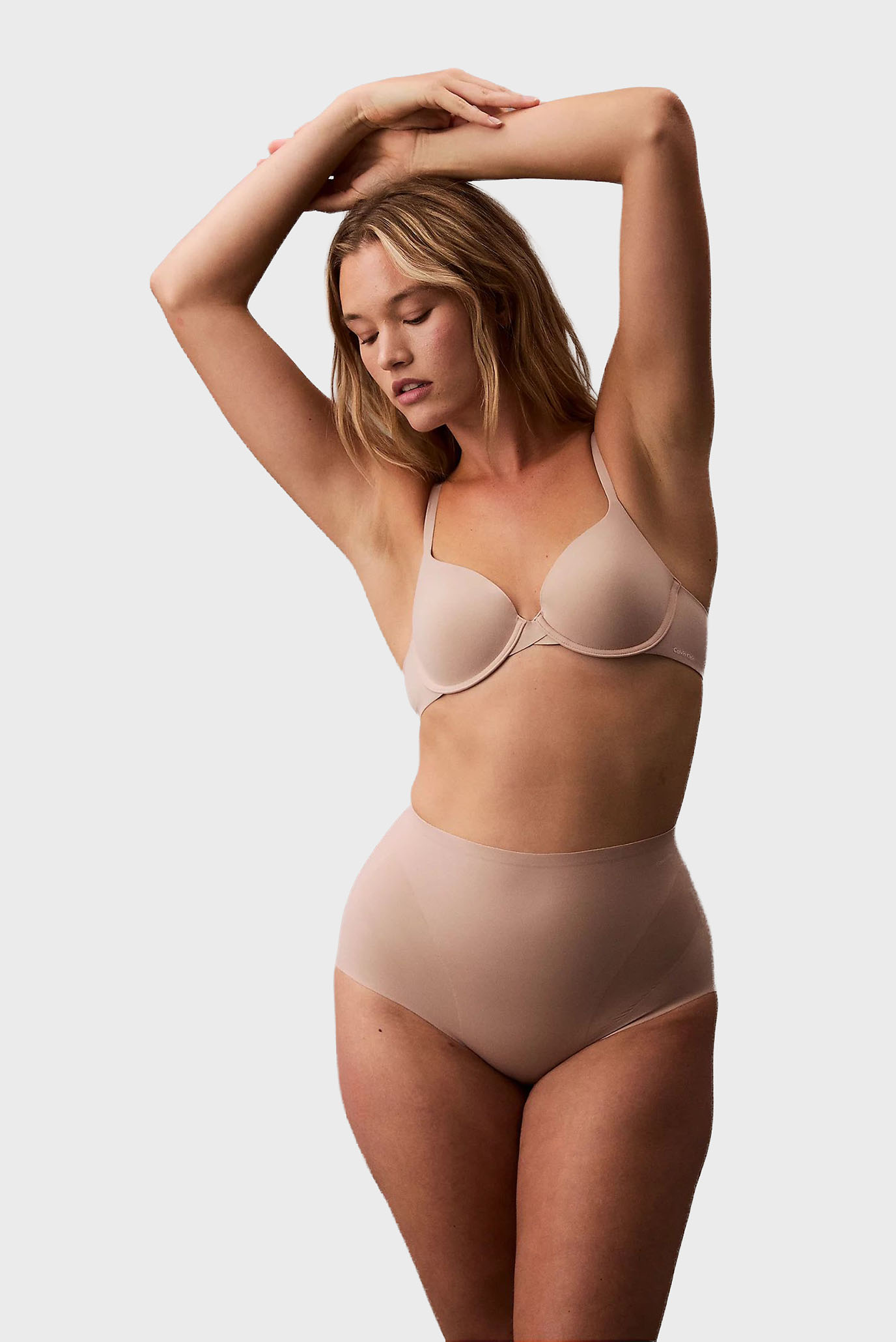 Женские бежевые трусики Бежевый XL Calvin Klein LV00QF8173 Женские бежевые трусики Бежевый XL Calvin Klein LV00QF8173