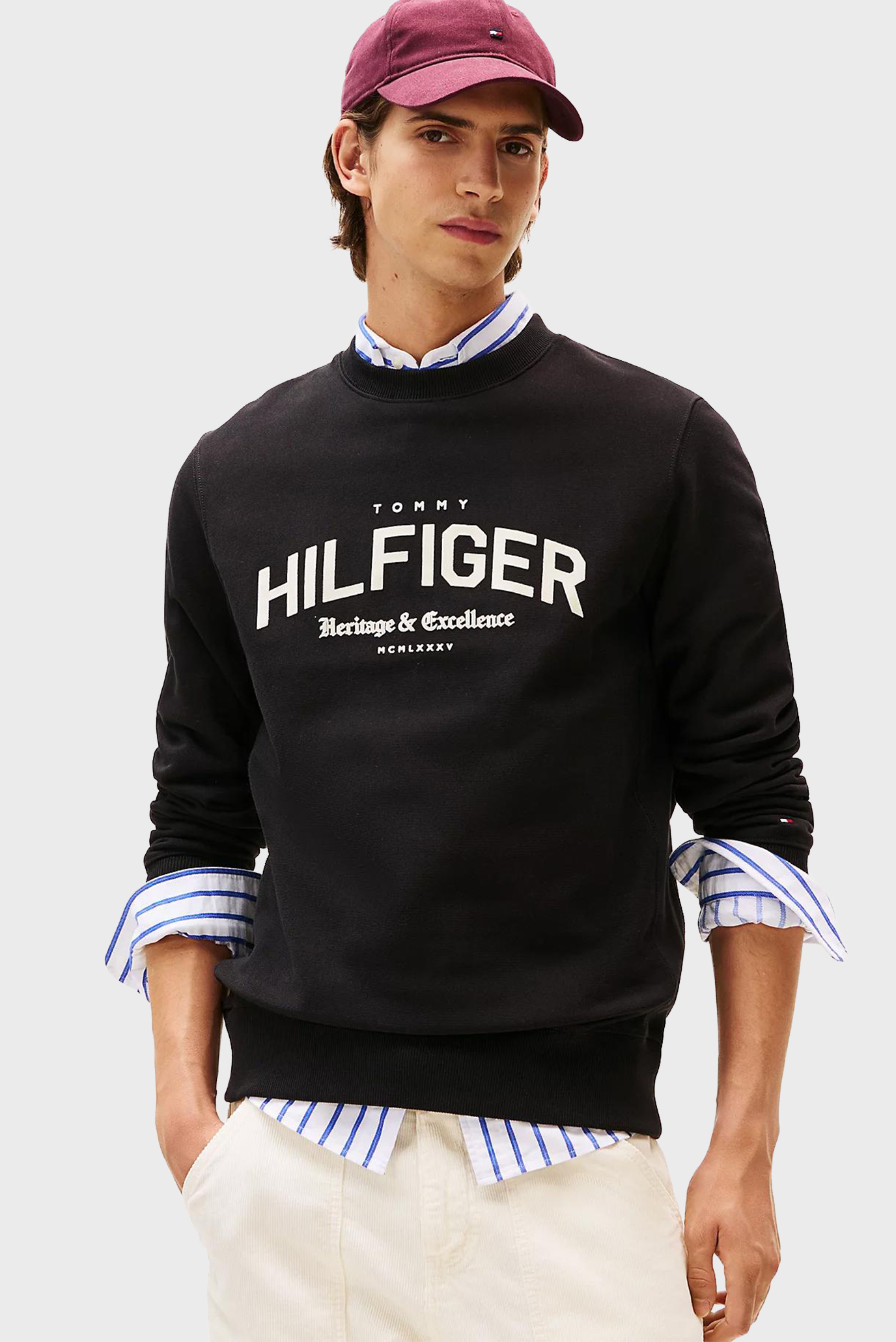 Мужской черный свитшот ARCH CREW NECK Черный XL Tommy Hilfiger MW0MW40067 Мужской черный свитшот ARCH CREW NECK Черный XL Tommy Hilfiger MW0MW40067
