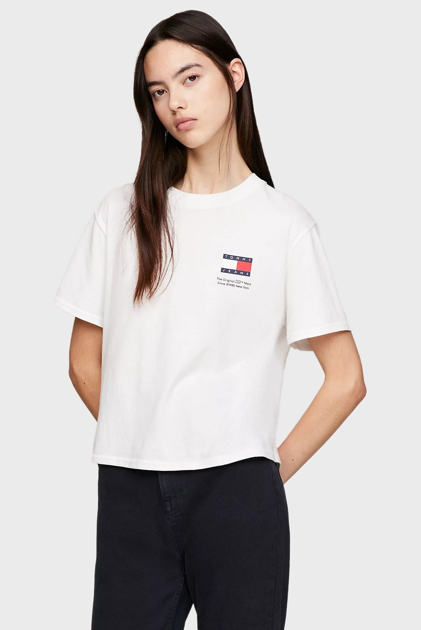 Женская белая футболка TJW BXY GRAPHIC FLAG TEE 1