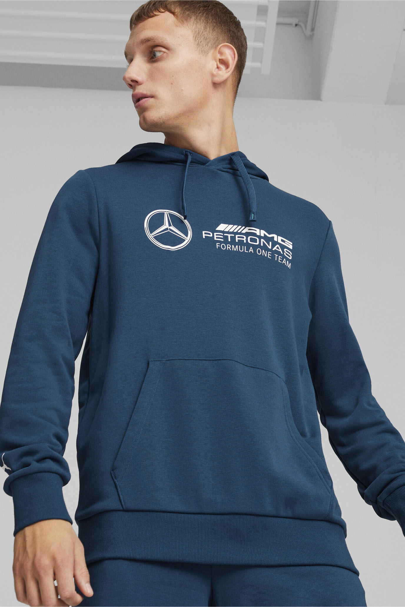 Чоловіче синє худі Mercedes-AMG Petronas Motorsport Men's ESS Hoodie 1