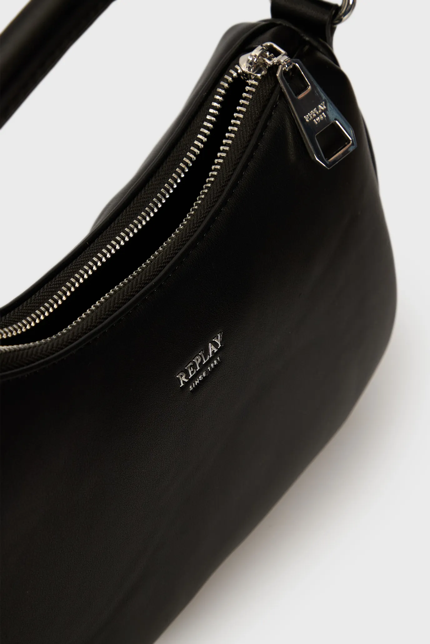 Жіноча чорна сумка 2