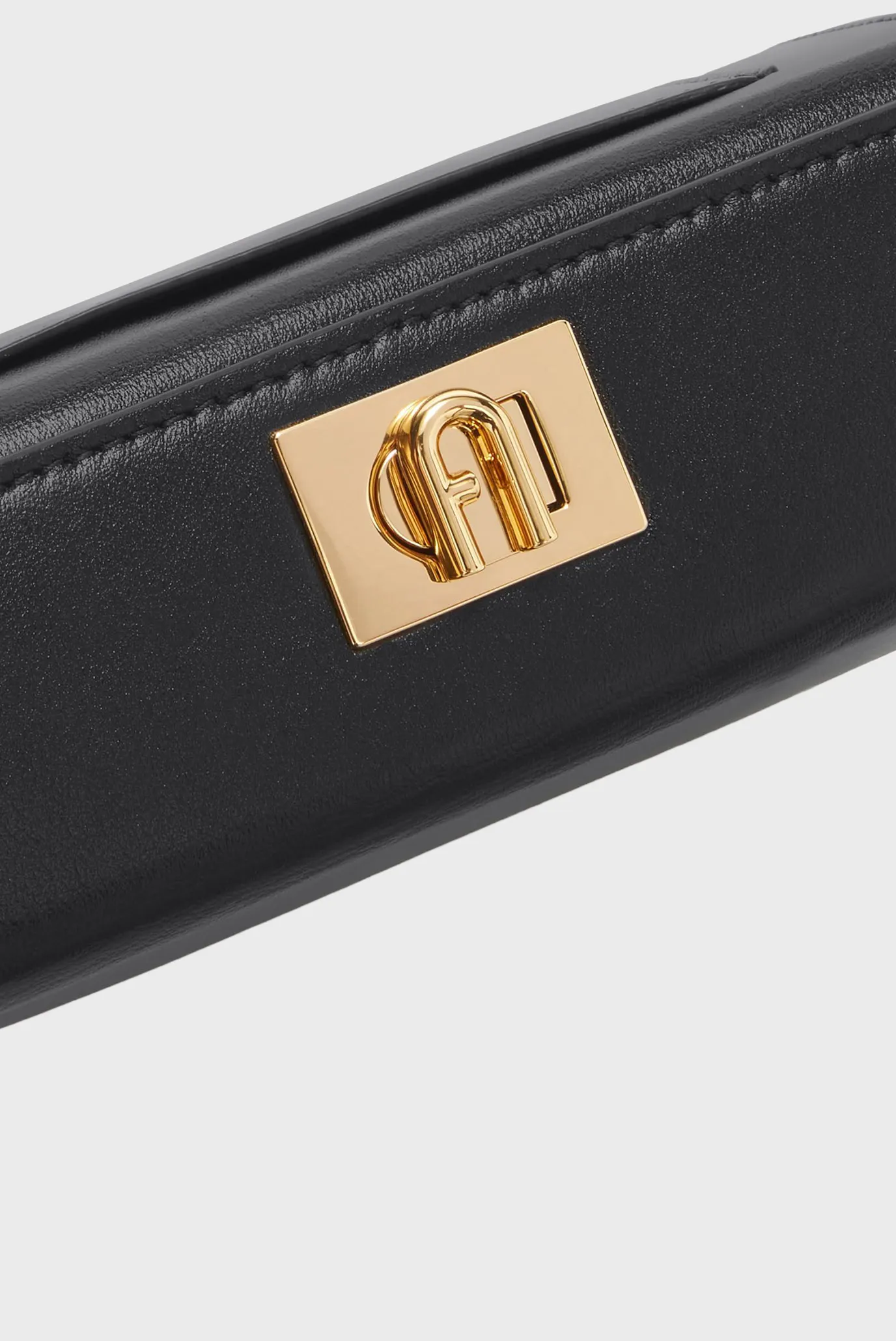 Женская черная кожаная сумка 2