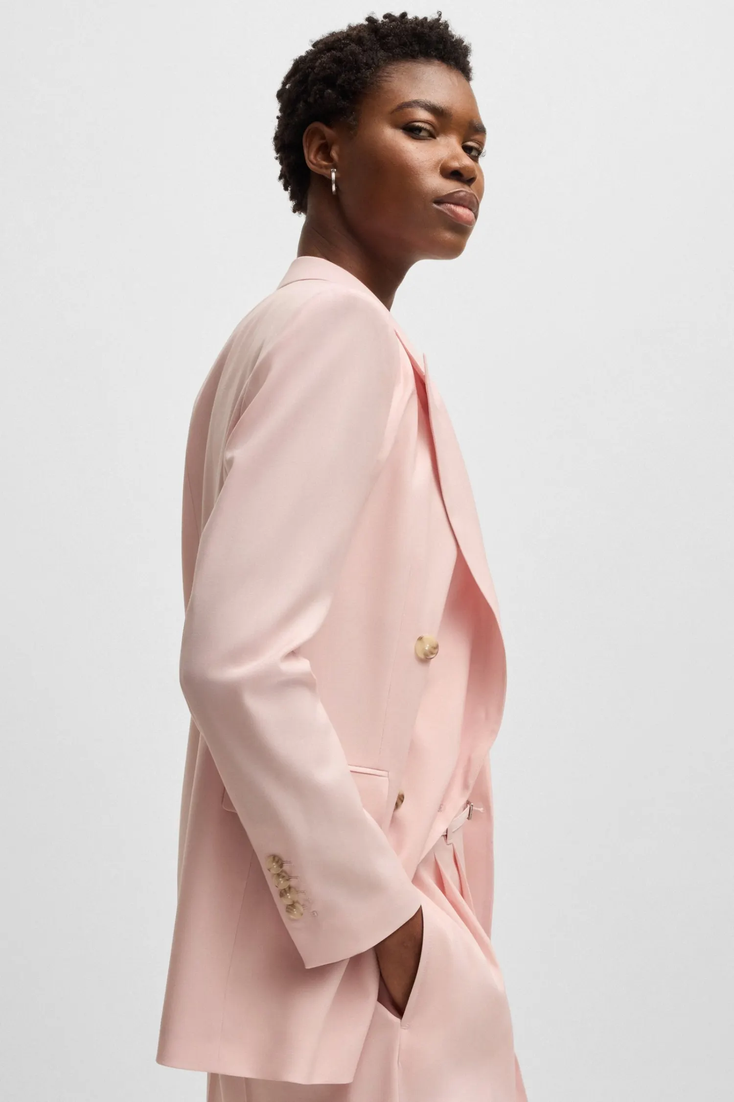 Женский розовый шерстяной жакет 3