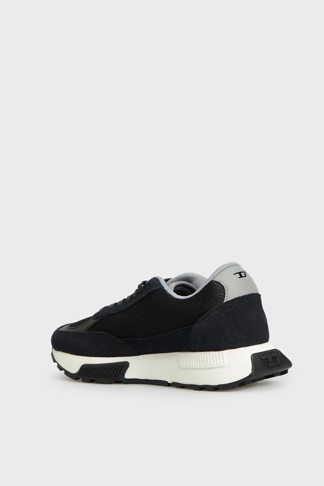 Жіночі чорні кросівки S-TYCHE D W Diesel Y03346 PR173 — MD-Fashion