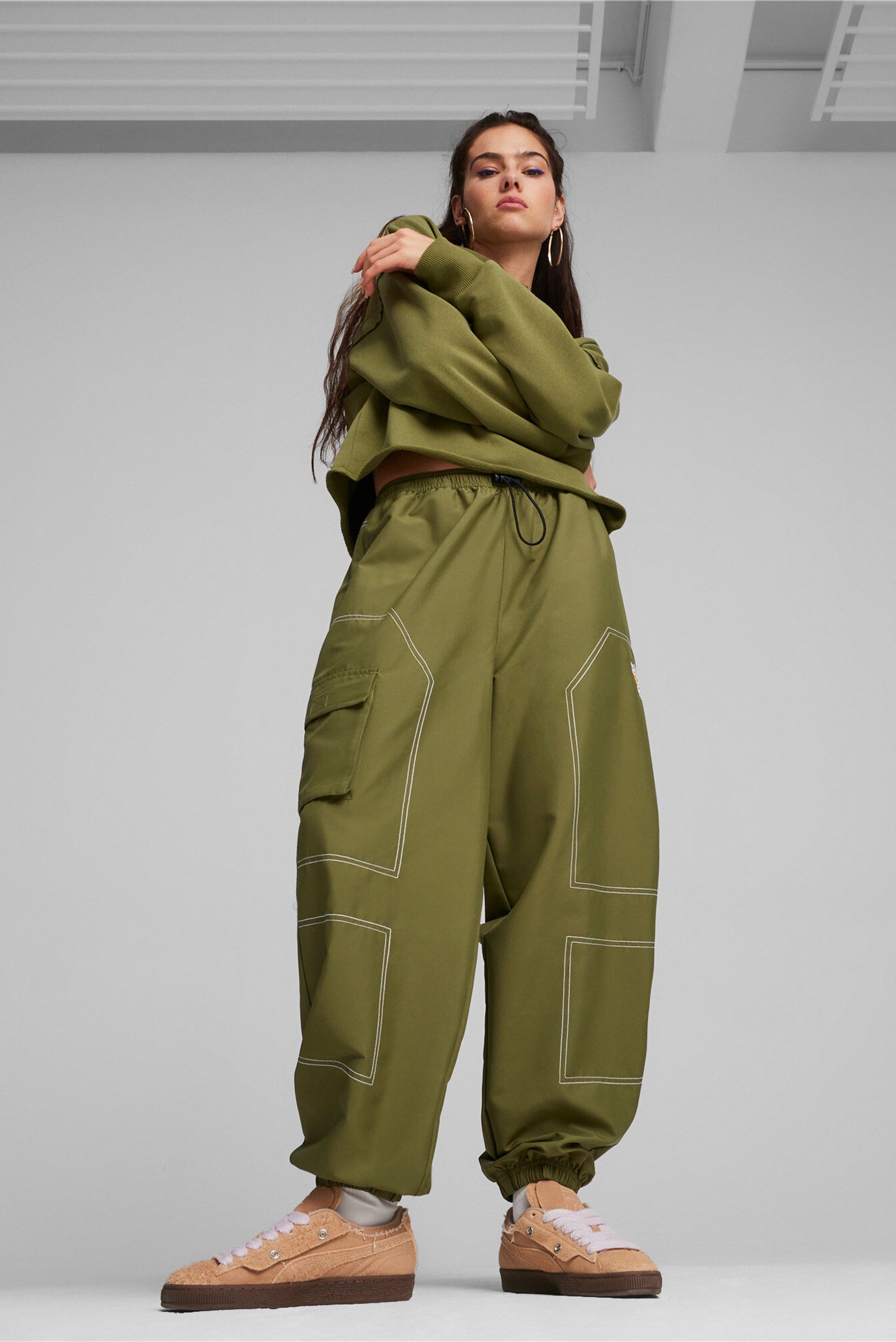 Женские оливковые спортивные брюки PUMA x X-GIRL Cargo Pants 1